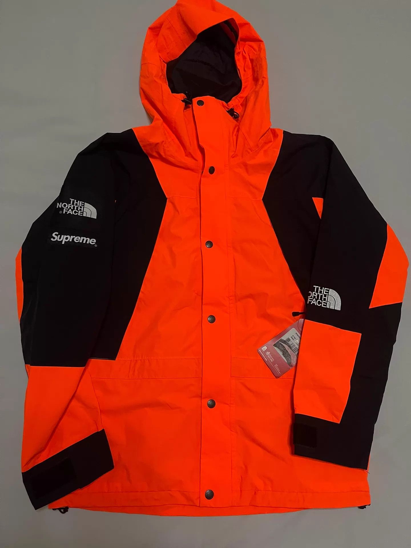 Supreme Supreme x TNF Orange Jacket S (Fits Large) New with Tags Size US S / EU 44-46 / 1 - 1 Thumbnail