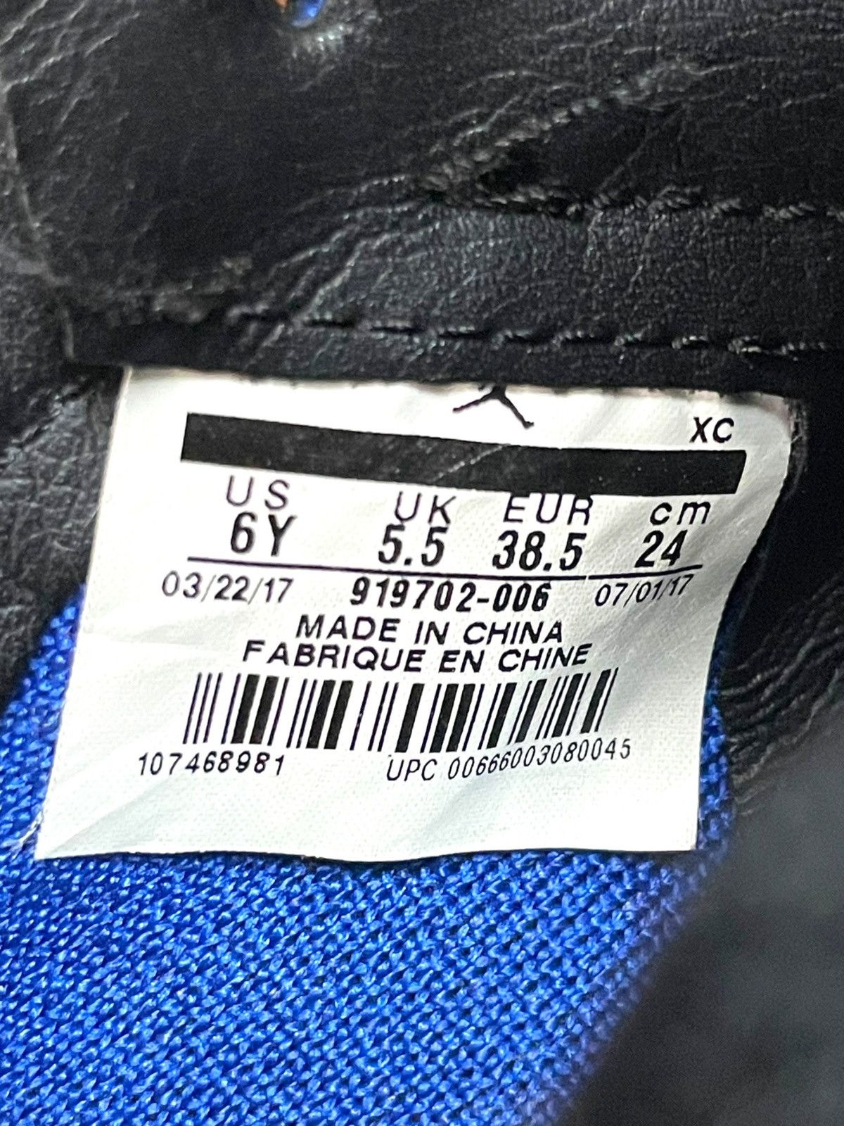 Jordan Brand Air Jordan 1 Retro High OG Flyknit GS "Royal" Size US 6 / EU 39 - 25 Thumbnail