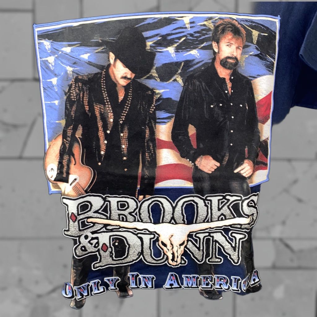 Hanes VINTAGE Hanes Beefy-T T-Shirt Brooks And Dunn Graphic Blue M Mens Short Sleeve Cotton Regular Size M Size US M / EU 48-50 / 2 - 1 Thumbnail