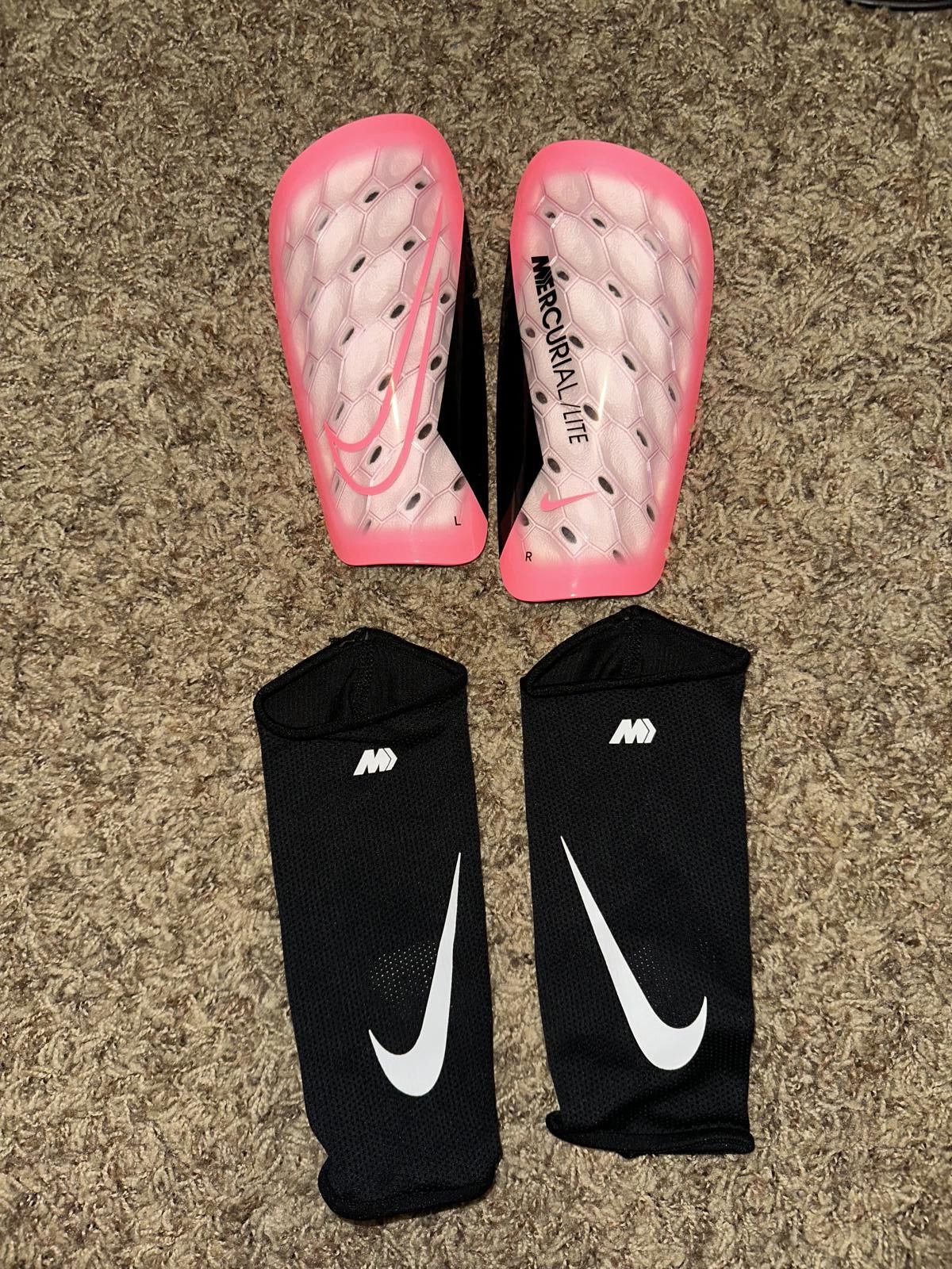 Nike Nike Mercurial Lite Soccer Shin Guards Sample Size ONE SIZE - 1 Thumbnail