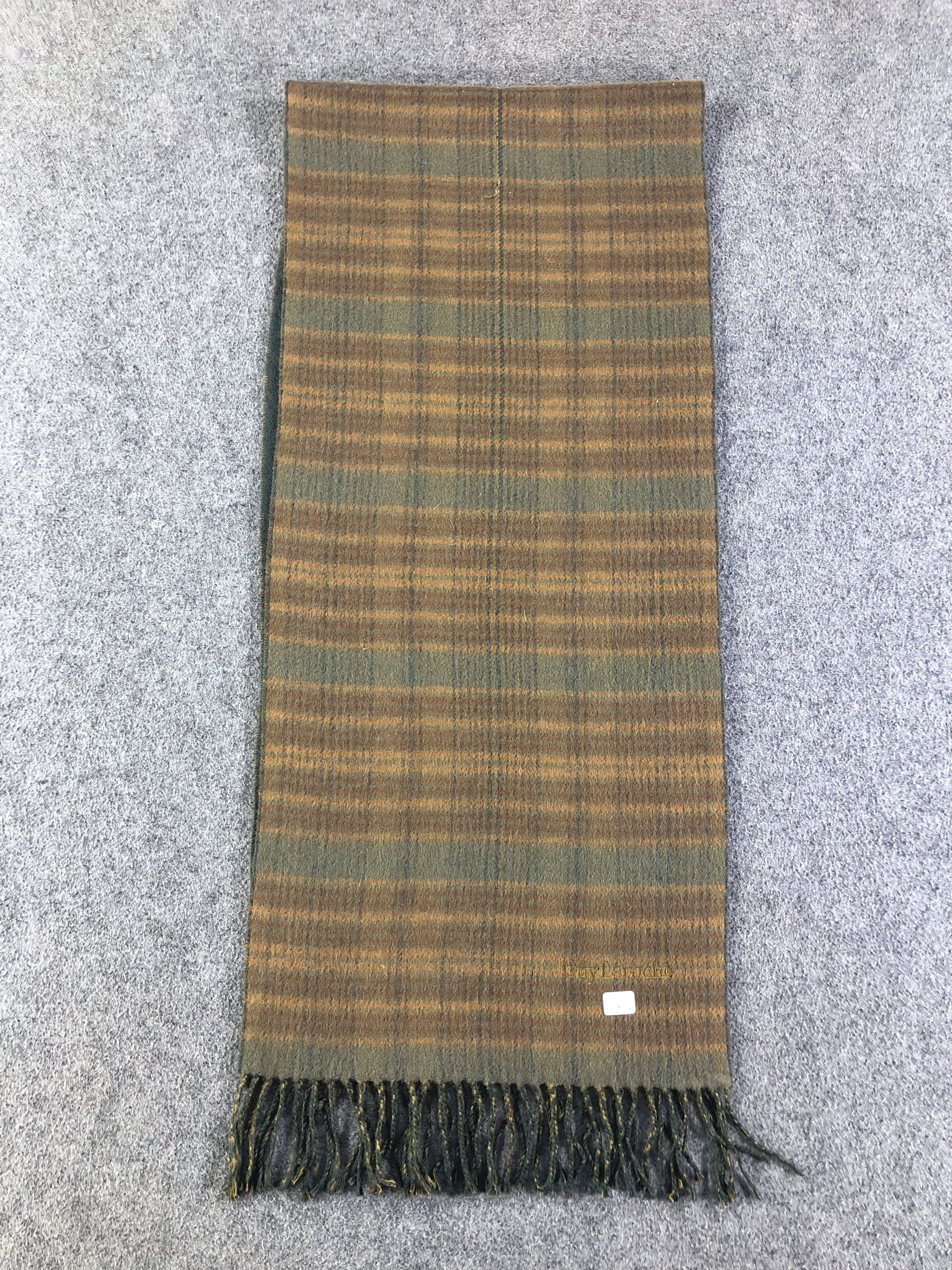 Guy Laroche Guy Laroche Scarf / Muffler / Neckwear Size ONE SIZE - 2 Thumbnail