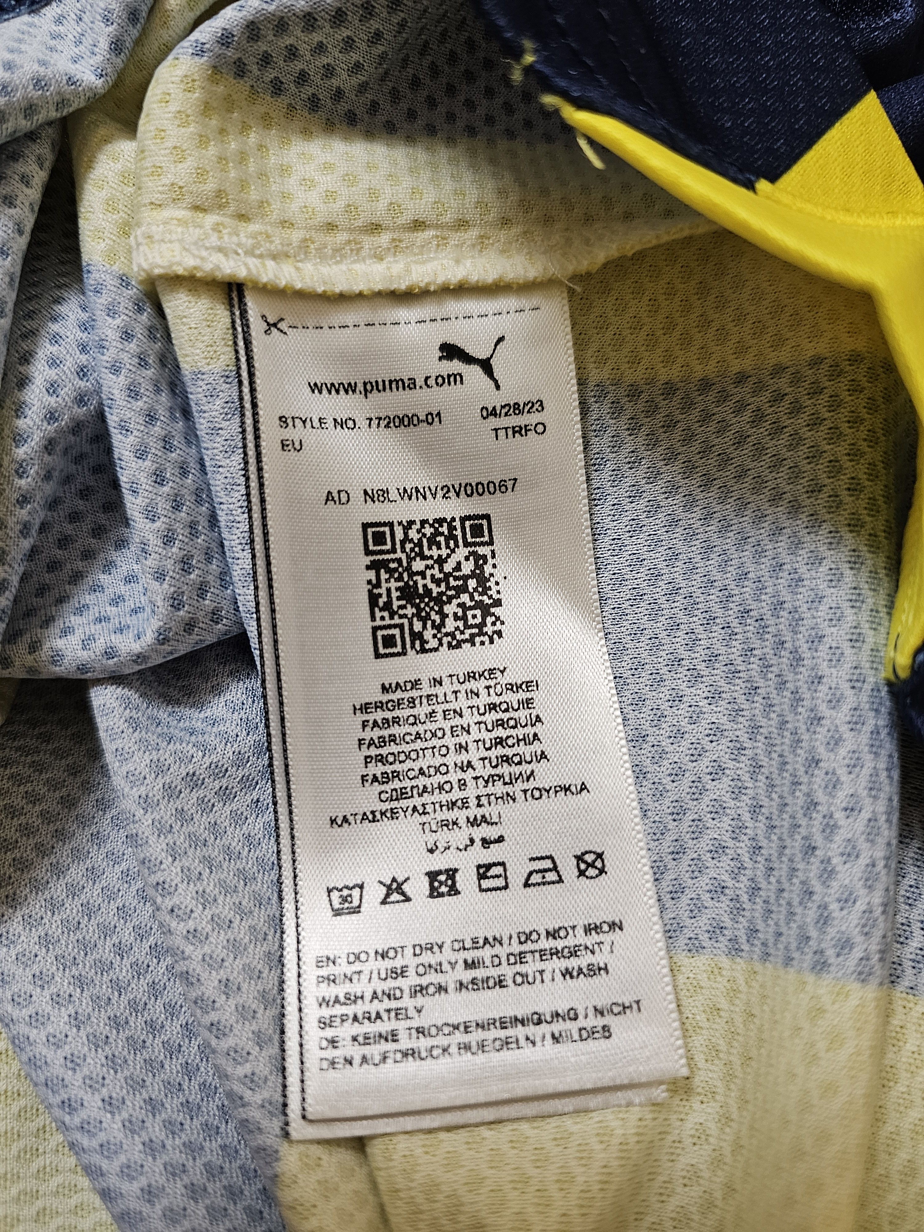 Puma FENERBAHCE 2023 2024 HOME FOOTBALL SHIRT SOCCER JERSEY 3XL Size US L / EU 52-54 / 3 - 10 Thumbnail