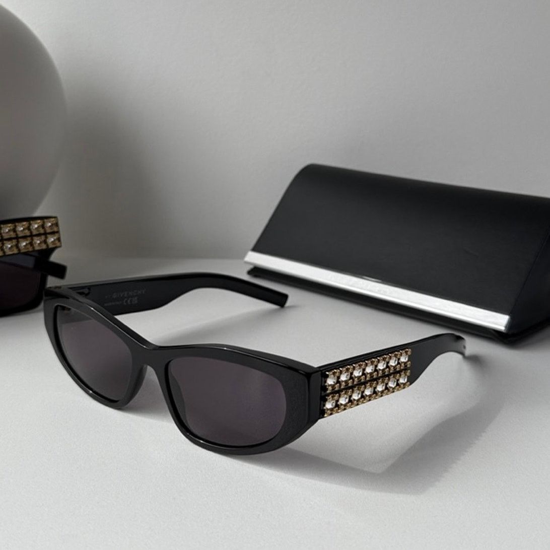 Givenchy NEW Givenchy GV40078U Cat Eye Black Crystal Sunglasses $700 Size ONE SIZE - 1 Thumbnail