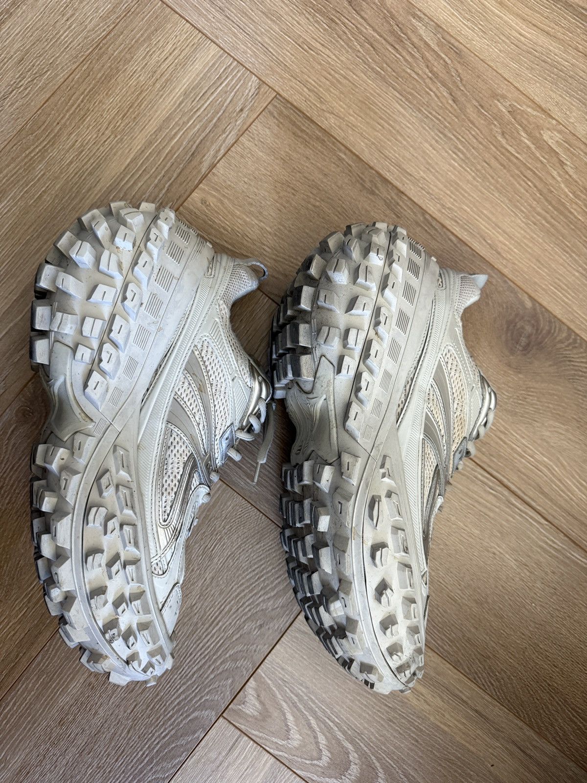 Balenciaga Balenciaga Track Sneakers White Cream Chunky Trainer Size US 9.5 / EU 42-43 - 2 Thumbnail