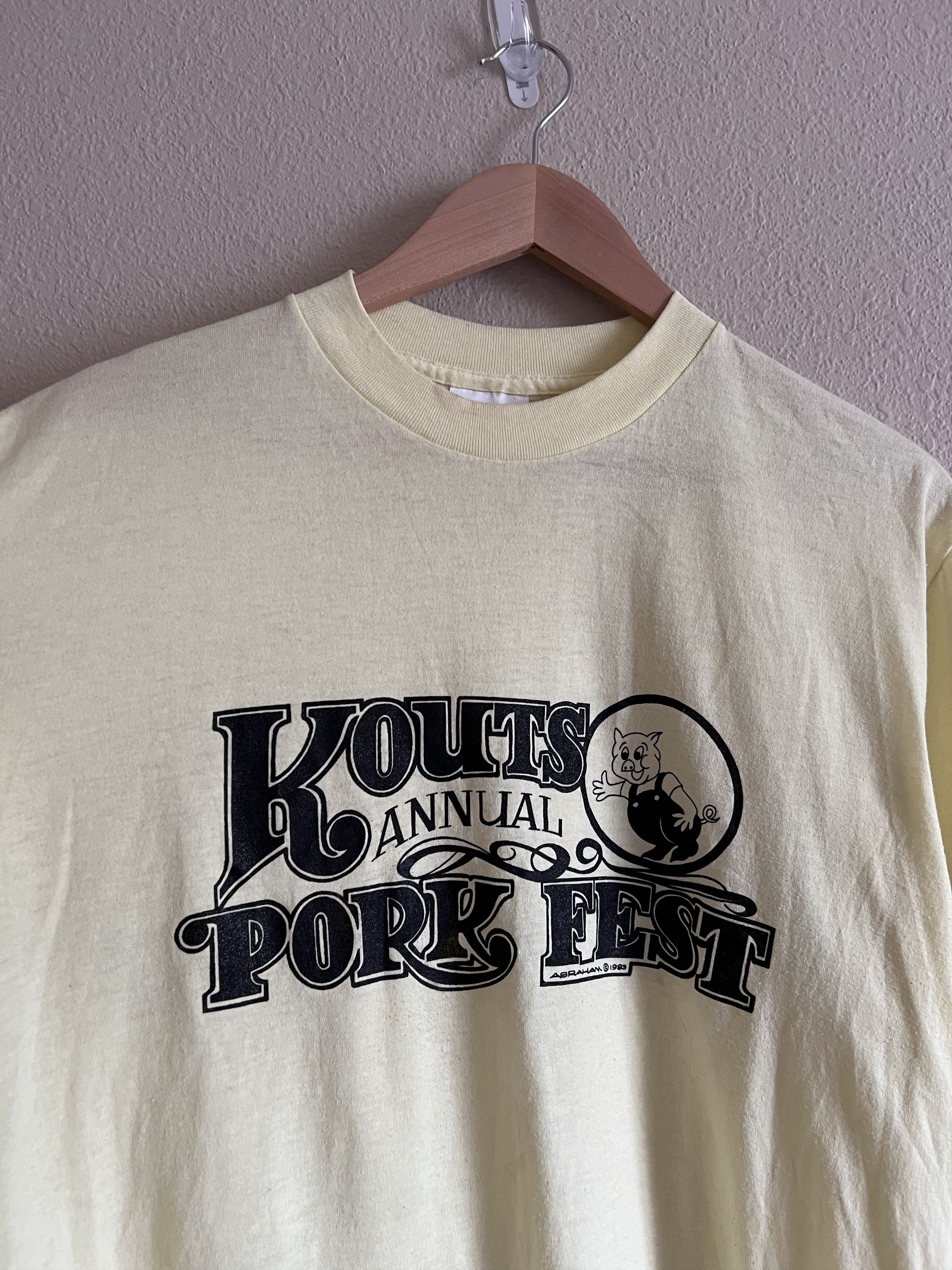 Vintage Vintage 80s Kouts Pork Fest Tee in Yellow Size US XL / EU 56 / 4 - 1 Thumbnail