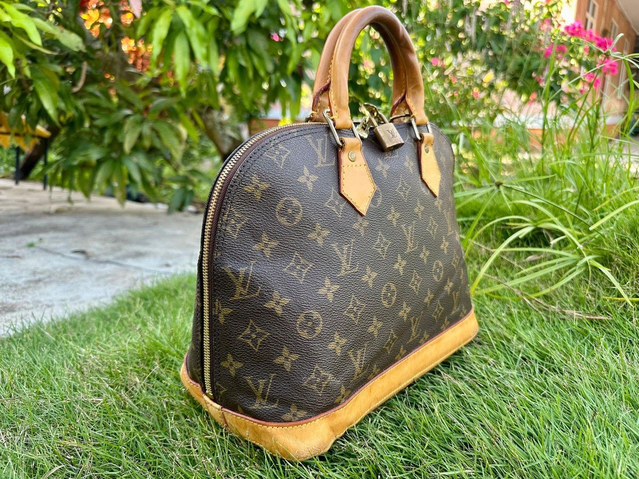 Louis Vuitton Authentic Louis Vuitton Monogram Canvas Alma PM Bag Size ONE SIZE - 3 Thumbnail