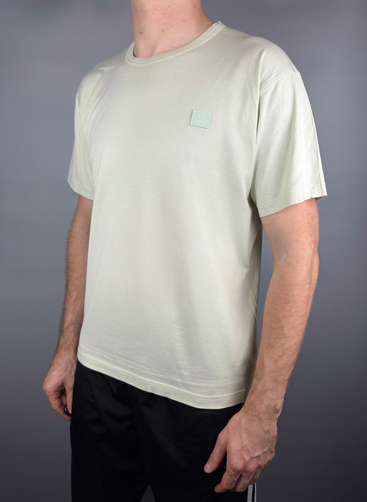 Acne Studios Acne Studios Face Logo T Shirt Tee Old Money Luxury Polo Size US L / EU 52-54 / 3 - 3 Thumbnail