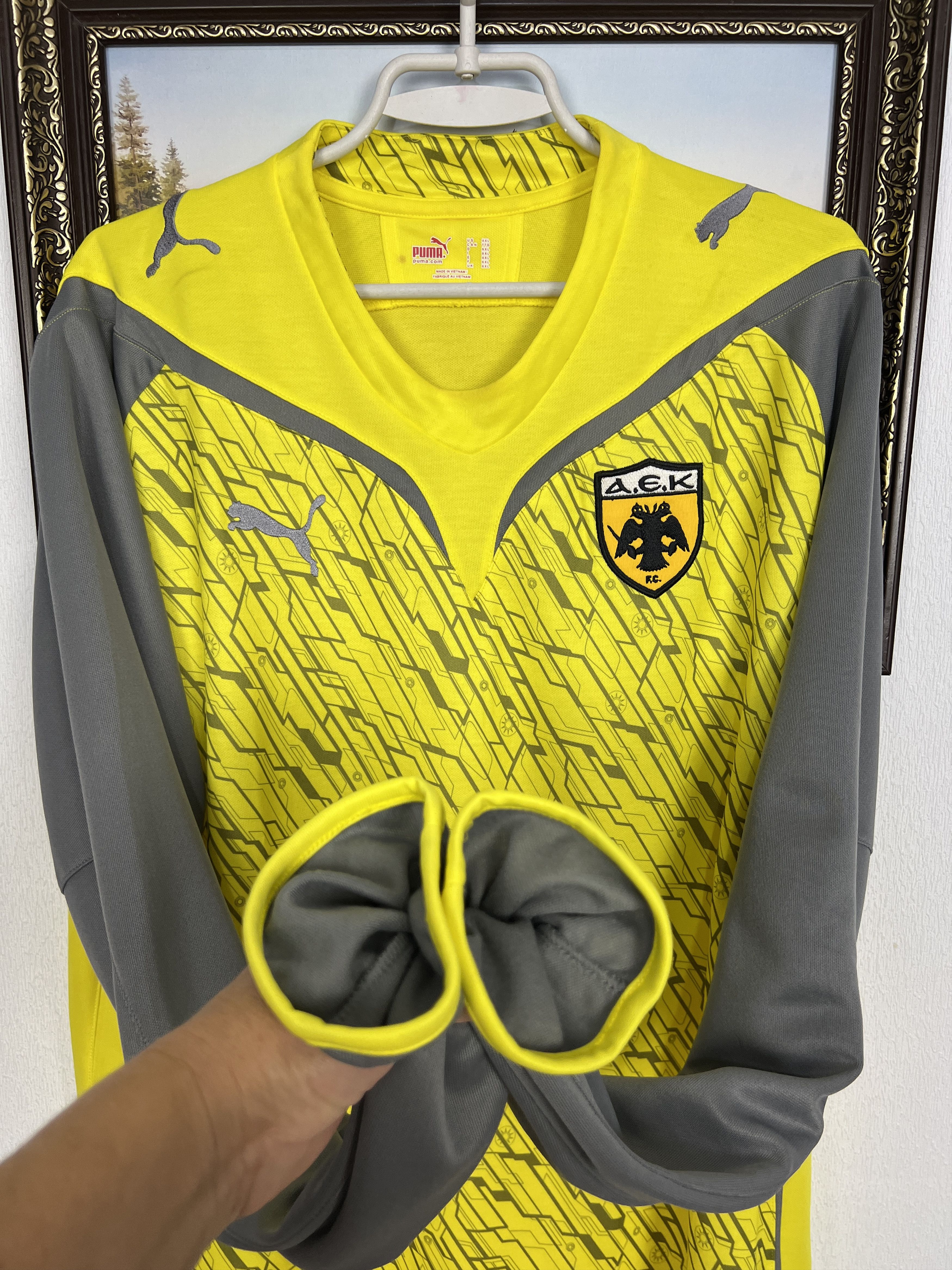 Puma AEK Athens Goalkeeper football shirt 2011 Soccer Puma Jersey Size US XXL / EU 58 / 5 - 6 Thumbnail