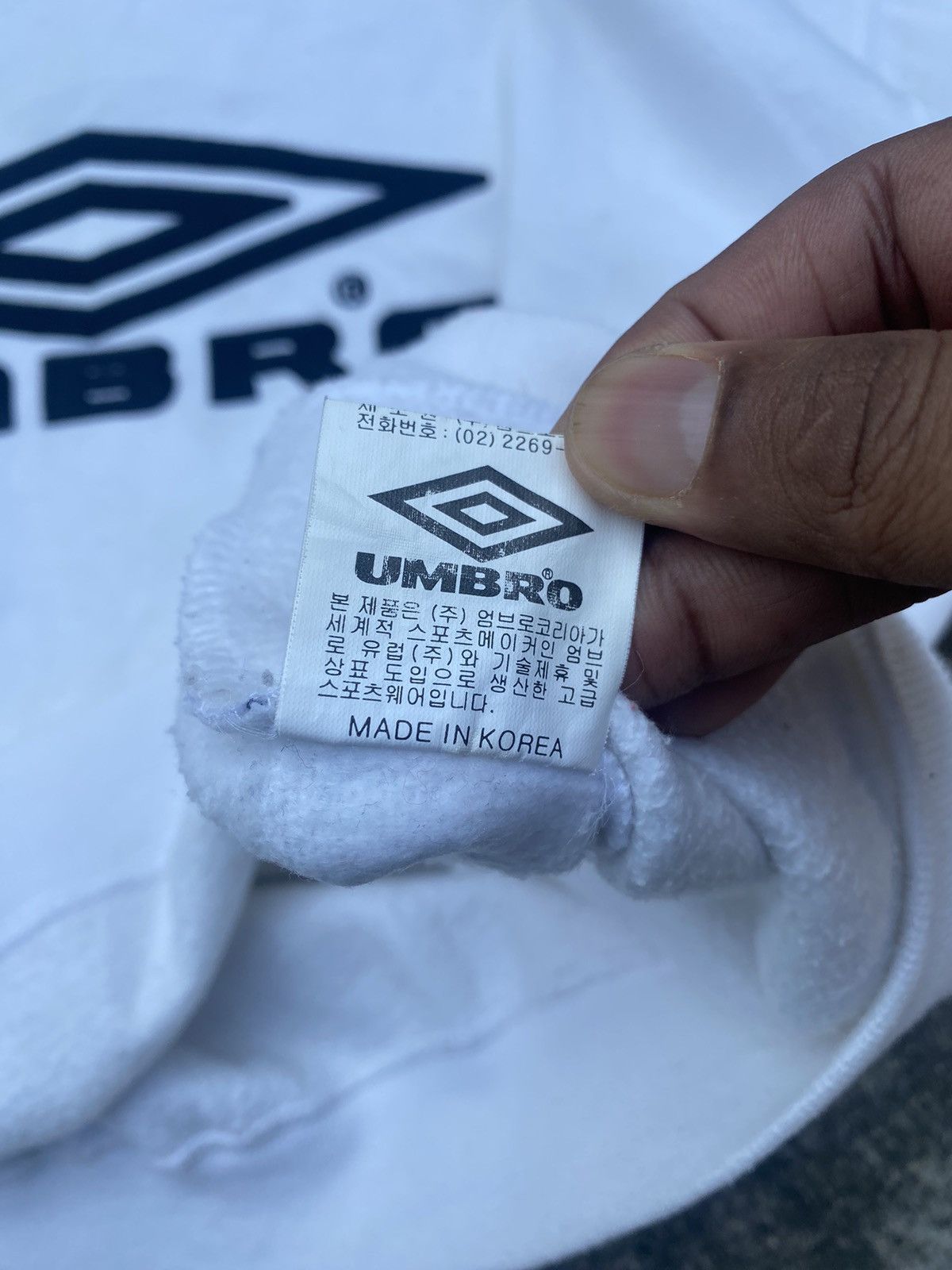 Umbro Vintage Umbro Logo Crewneck Sweatshirt Size US L / EU 52-54 / 3 - 9 Thumbnail