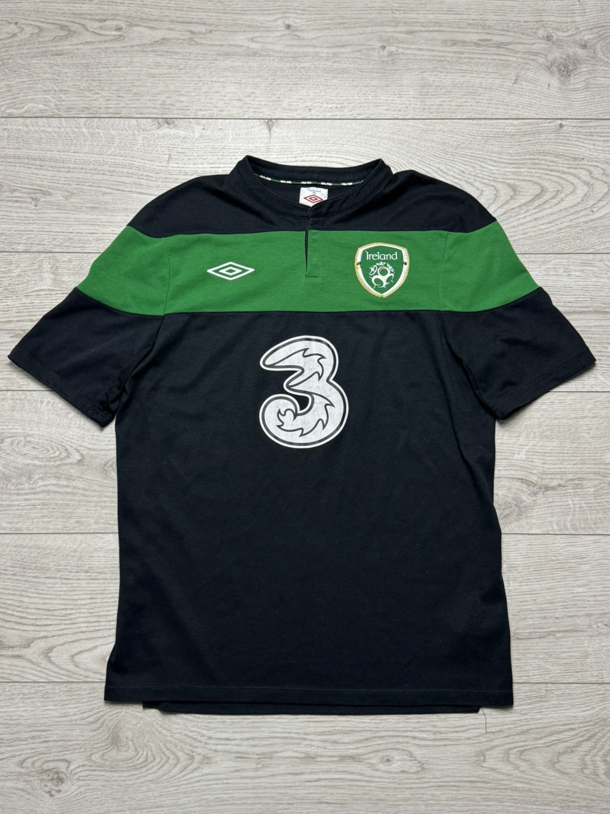 Umbro Umbro x Ireland national football team 2011/12 Away Shirt Size US M / EU 48-50 / 2 - 4 Thumbnail