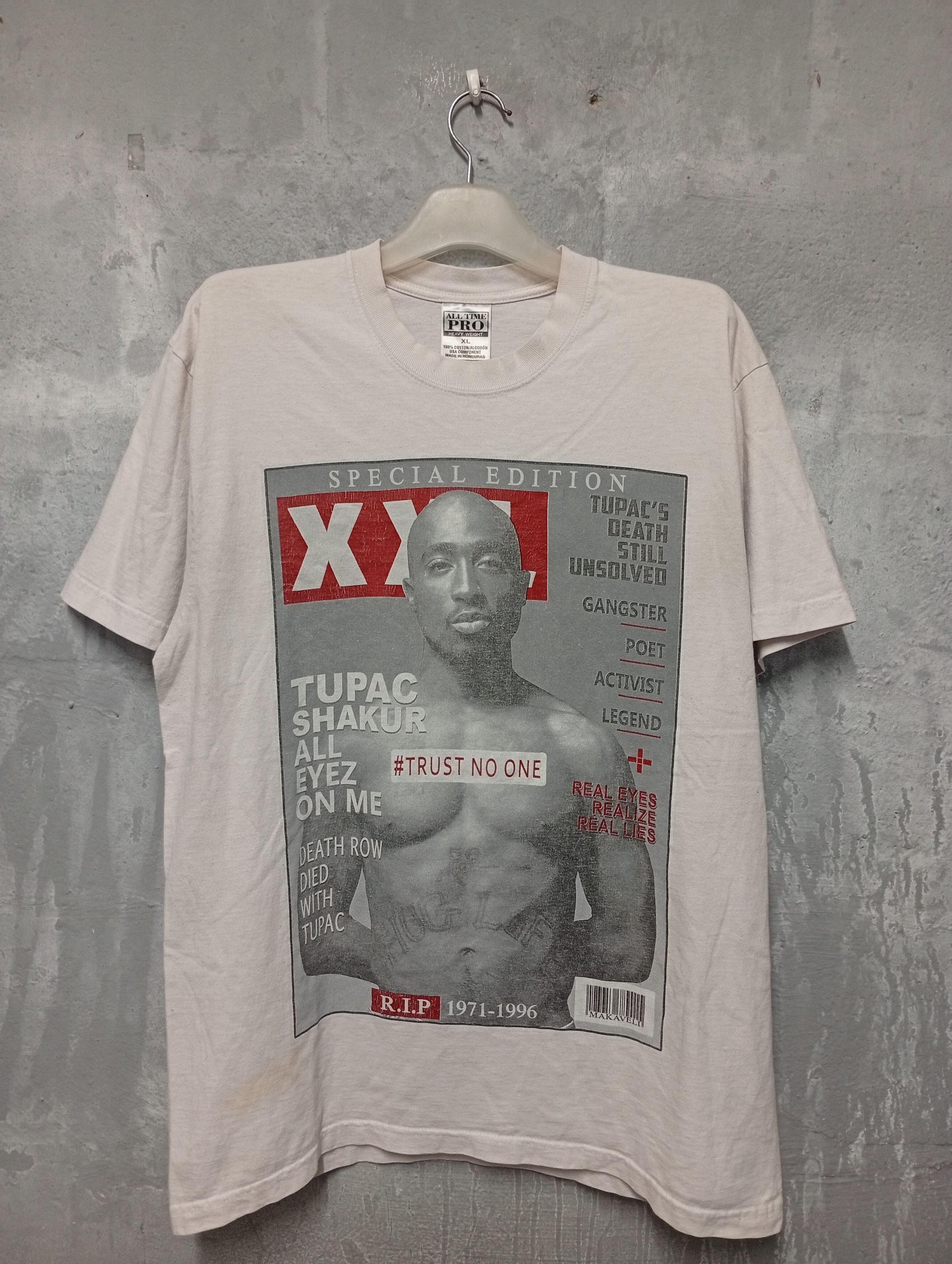 Other VINTAGE TUPAC MAGAZINES SPECIAL EDITION Size US XL / EU 56 / 4 - 1 Thumbnail