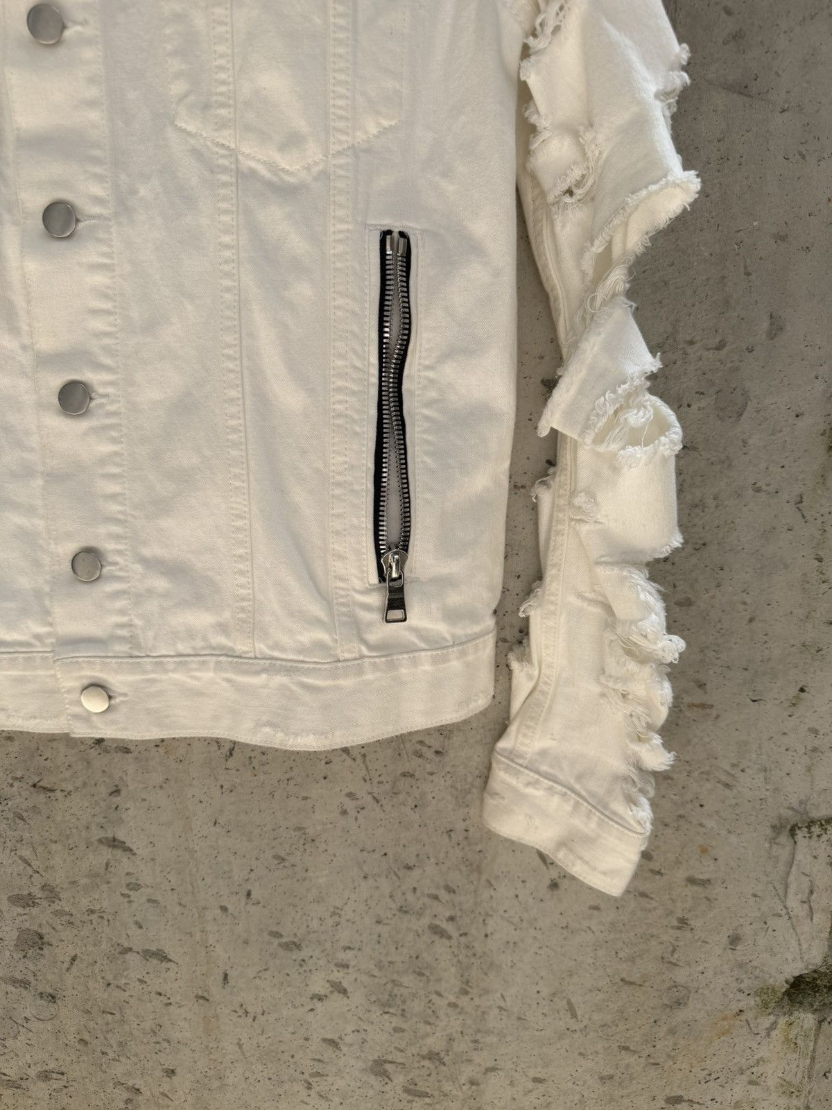 Balmain SS18 Balmain White Destroyed Denim Jacket Size US XS / EU 42 / 0 - 6 Thumbnail