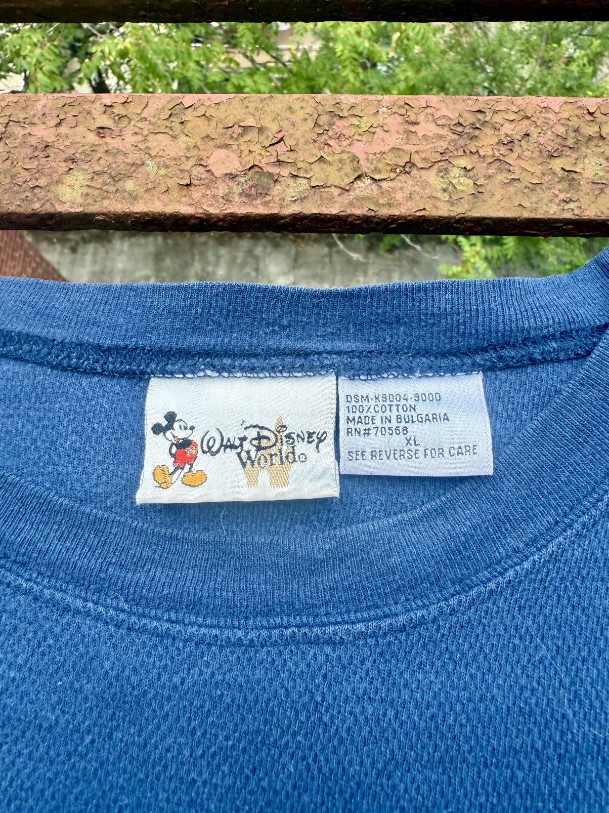 Disney MEN’S NAVY VINTAGE DISNEY TEE SHIRT Y2K Size US XL / EU 56 / 4 - 3 Thumbnail