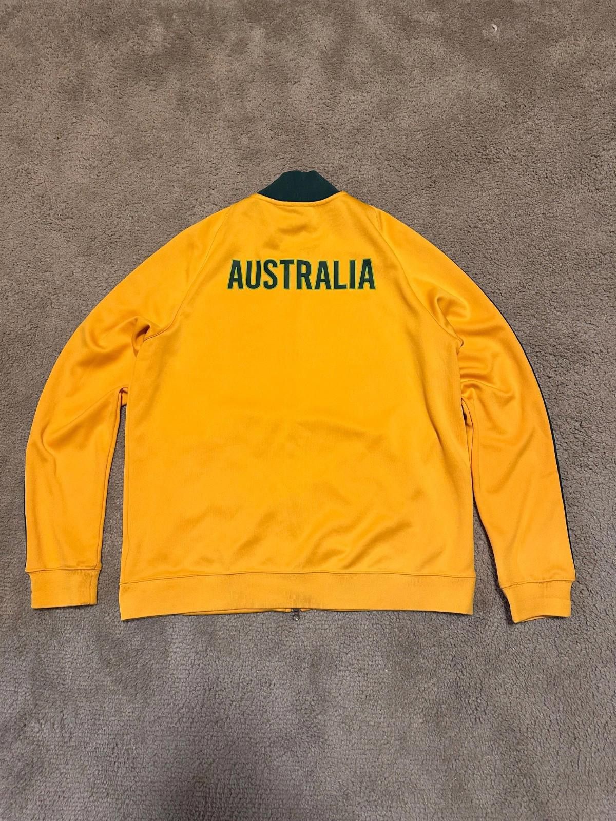 Nike AUSTRALIA N98 AUTHENTIC FOOTBAL SOCCER JACKET NIKE sz XL Size US XL / EU 56 / 4 - 8 Thumbnail