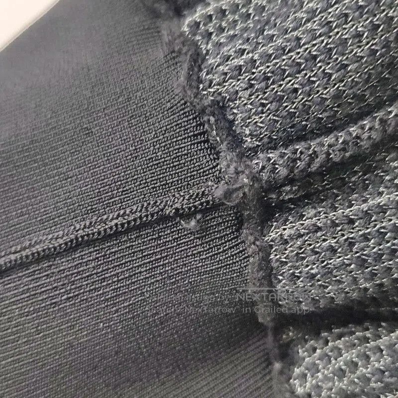 Louis Vuitton Louis Vuitton Black Wool Blend Midi Skirt. Size US 27 - 8 Thumbnail