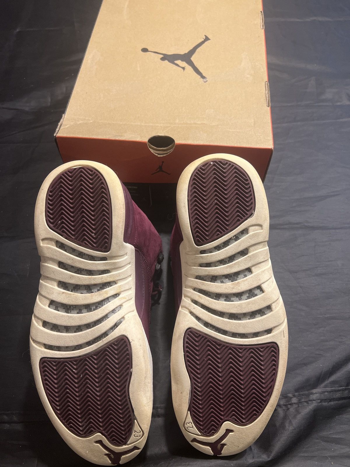 Jordan Brand × Nike Bordeaux Jordan 12 Retro Size US 9.5 / EU 42-43 - 5 Thumbnail