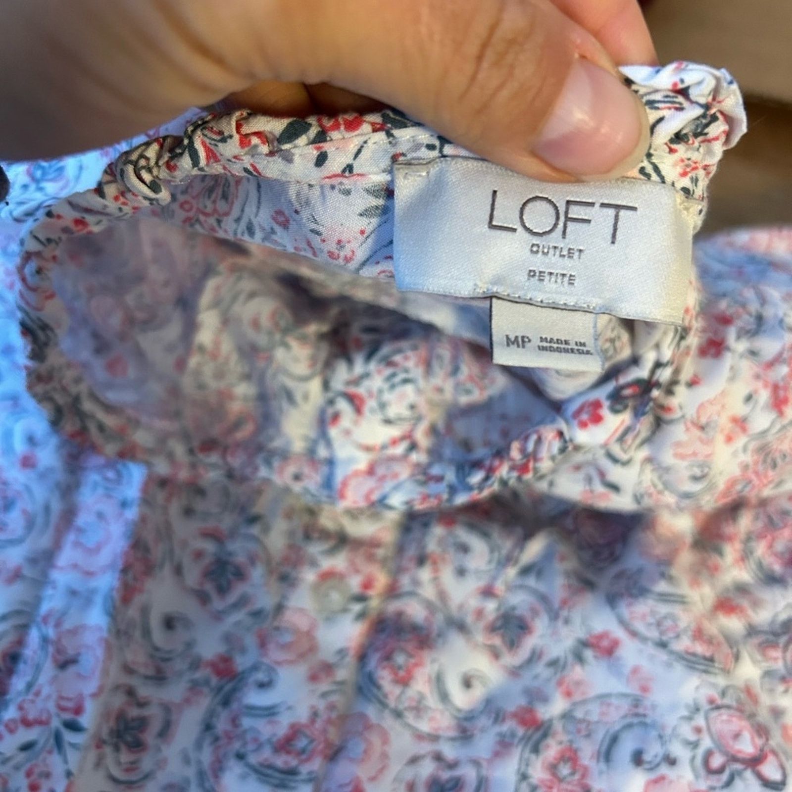 Loft Loft Pink Paisley Button Front Tie Sleeve Blouse Size M / US 6-8 / IT 42-44 - 3 Thumbnail