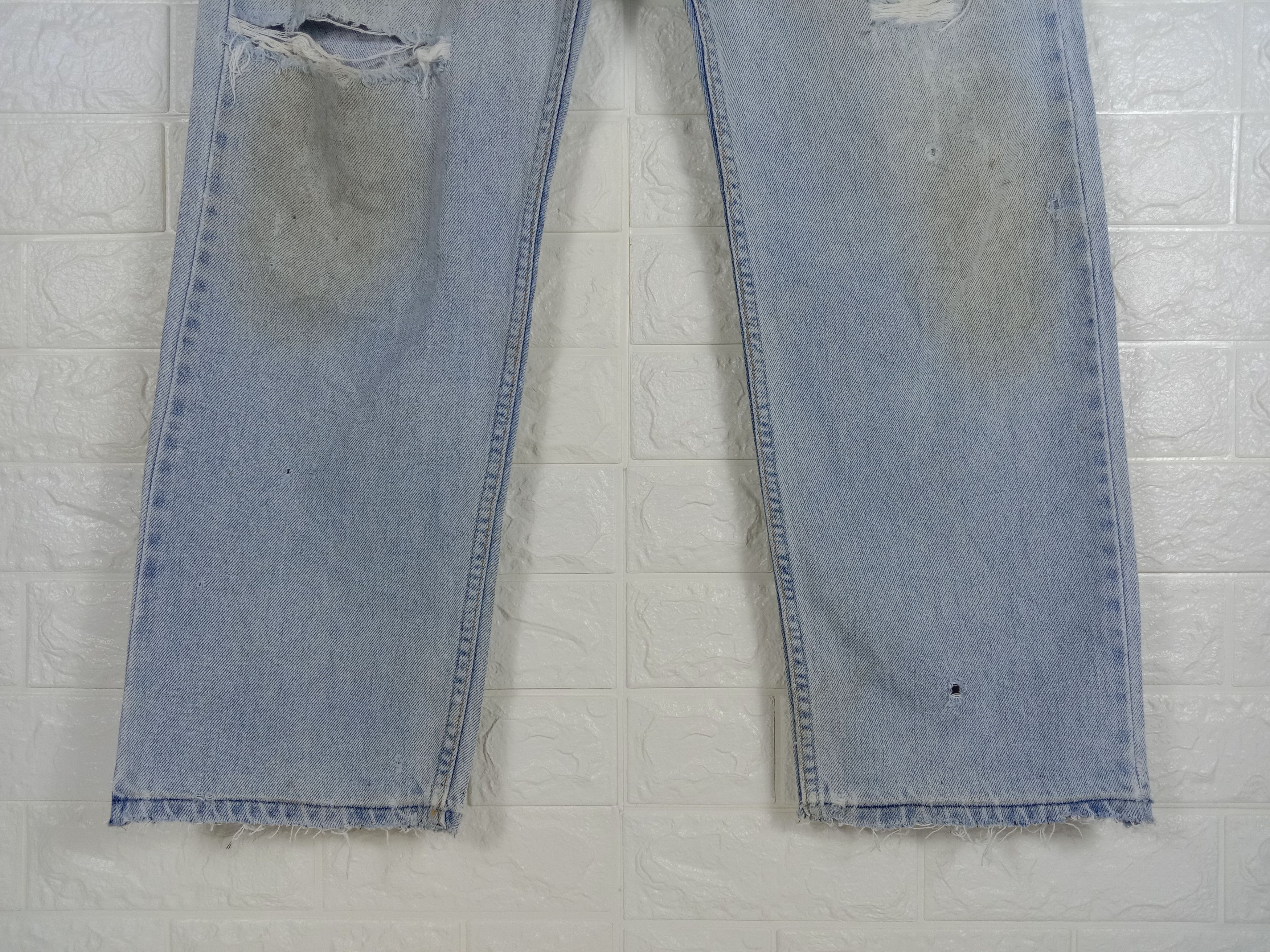 Levi's Vintage Levi's 505 Ripped Jeans Light Wash Distressed Denim Size US 34 / EU 50 - 4 Thumbnail