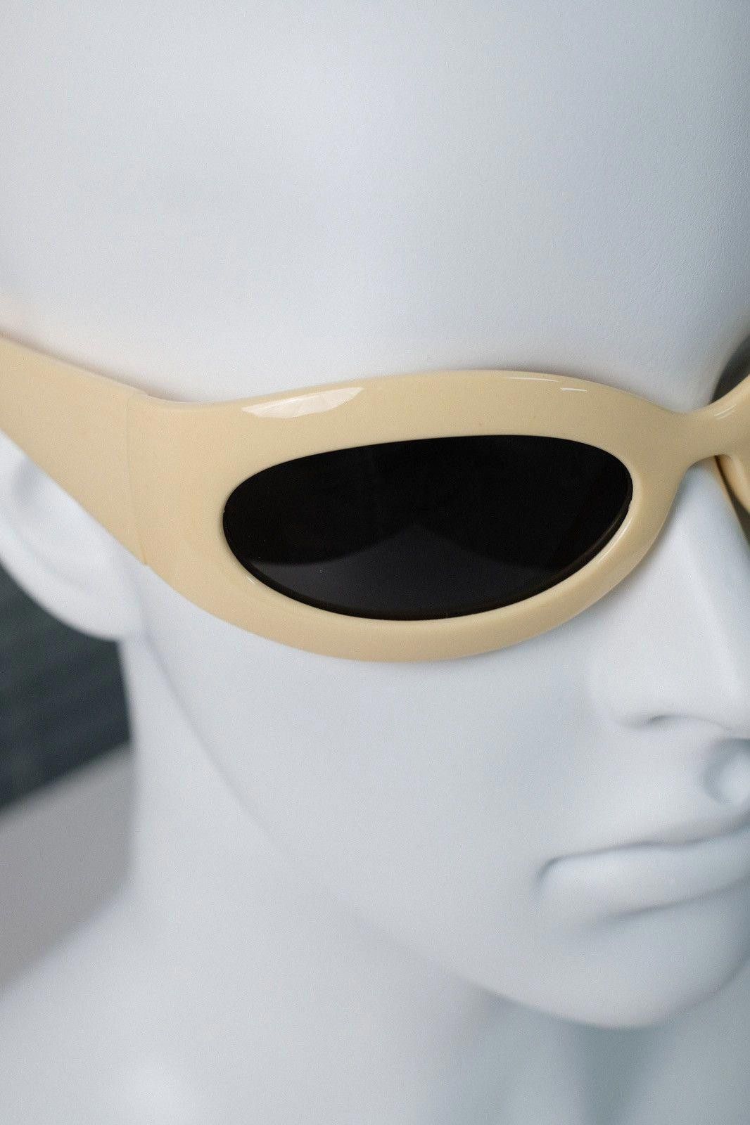Hypebeast Vtg Y2K Avant Garde Sunglasses Yellow Unisex One Size Size ONE SIZE - 3 Thumbnail