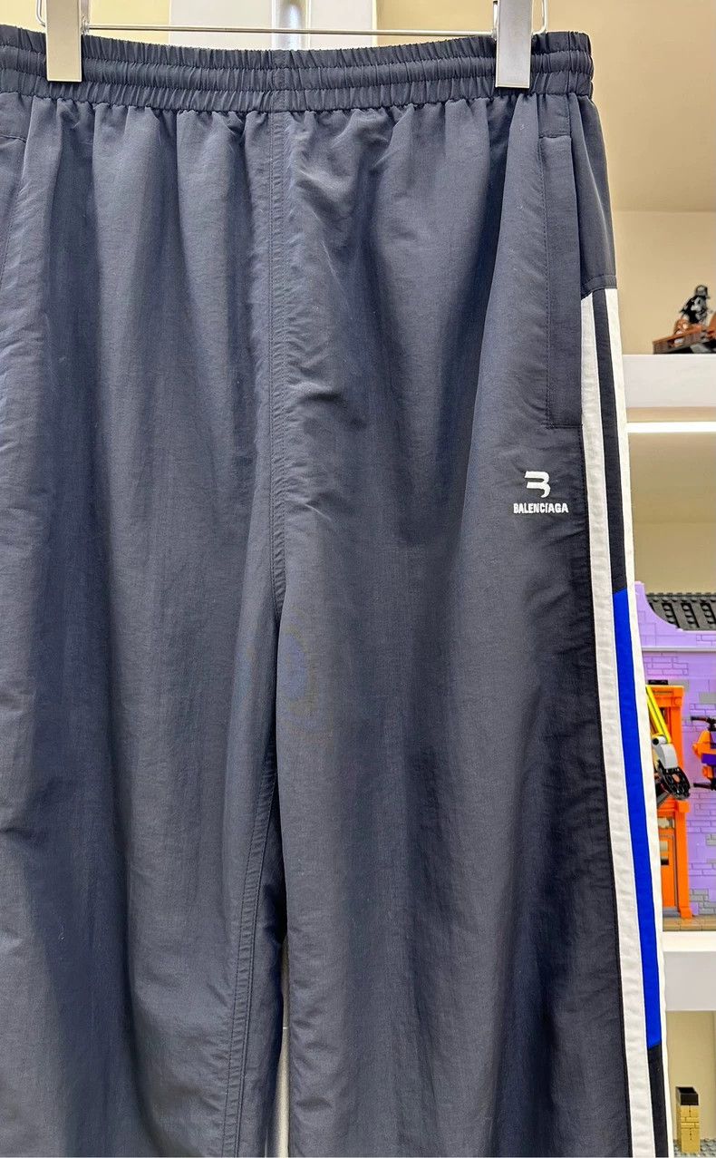 Balenciaga Balenciaga size xs Nylon school pants with black embroidery Size US 28 / EU 44 - 4 Thumbnail