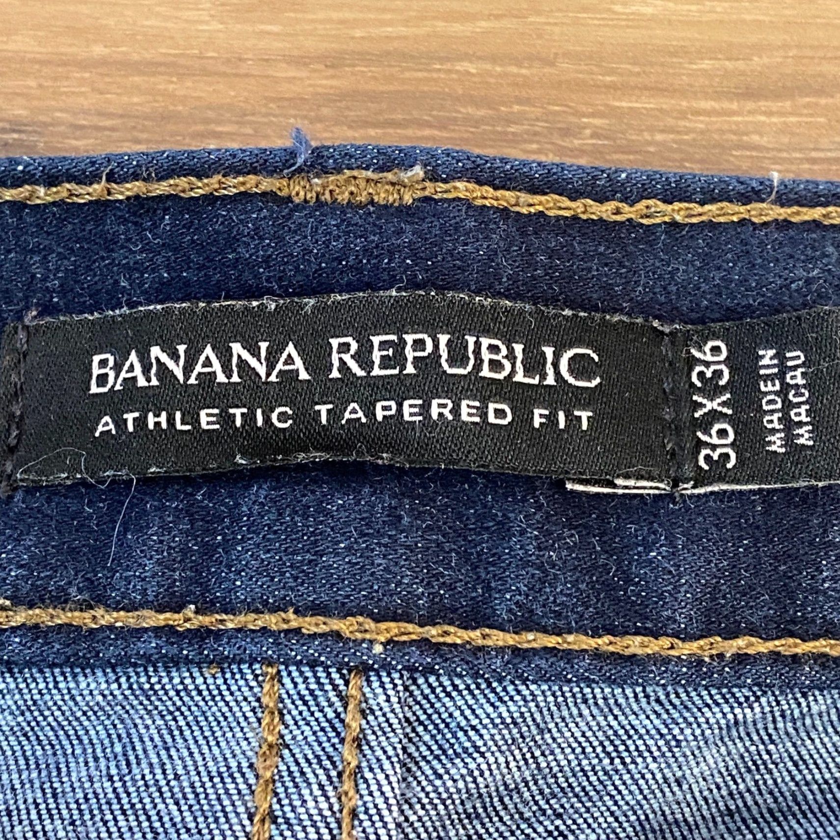 Banana Republic Banana Republic Jeans Mens 36x36 Athletic Tapered Dark Wash Denim Jeans Size US 36 / EU 52 - 3 Thumbnail