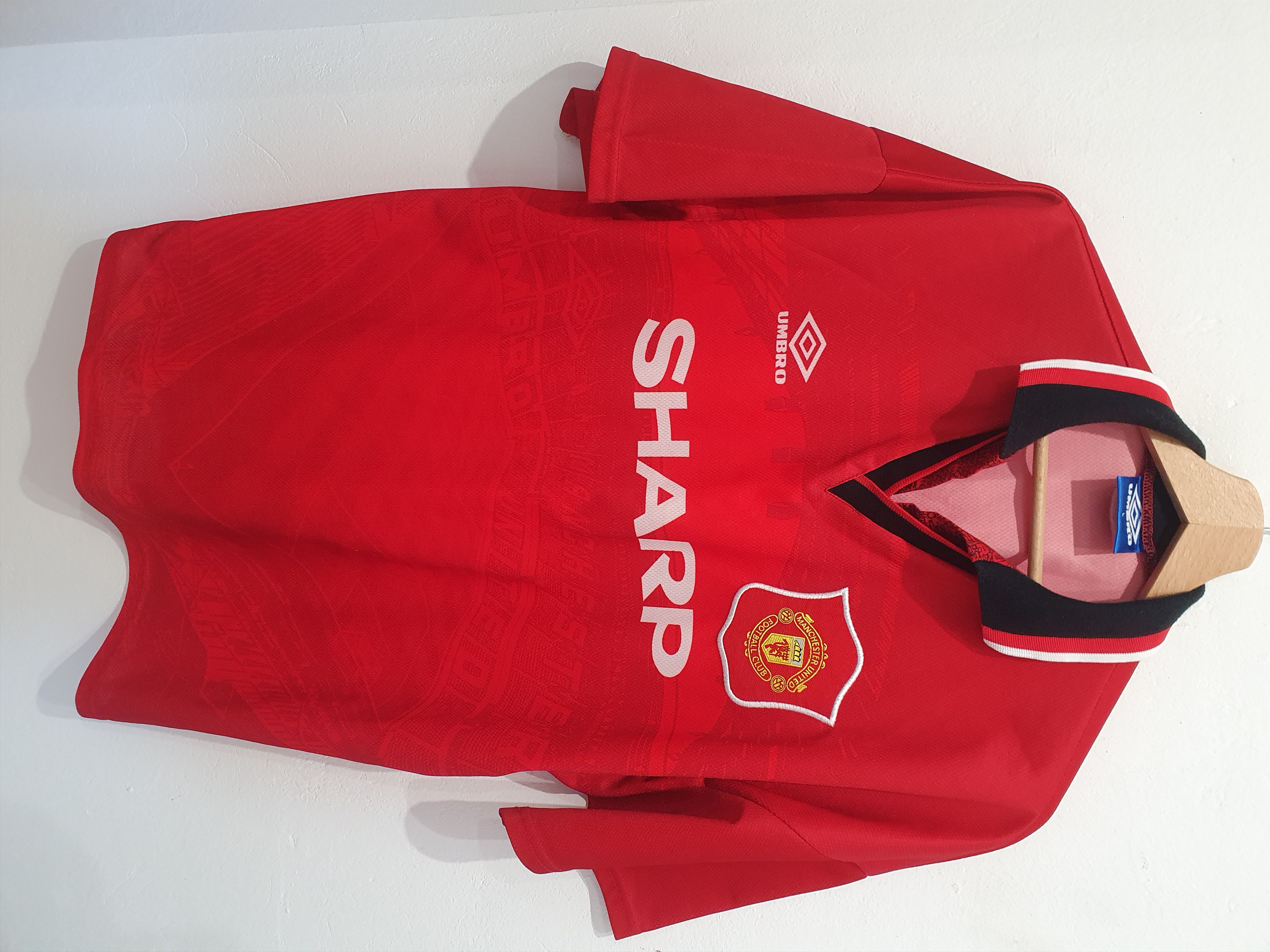 image of 1994 1995 Umbro Size L Jersey Shirt in Red, Men's