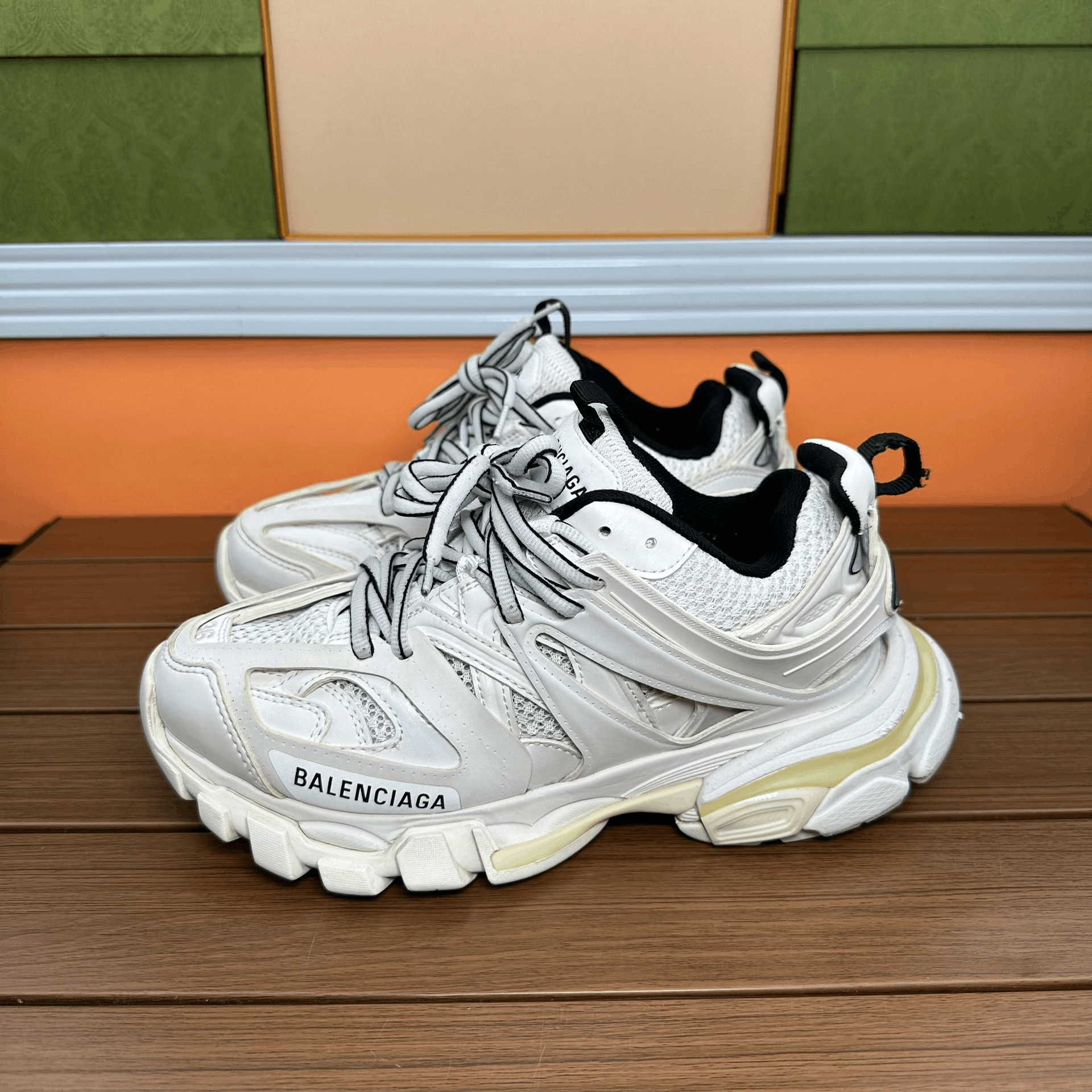 Balenciaga Balenciaga White Lowtop Sneakers it_36 Women Size US 6 / IT 36 - 1 Thumbnail