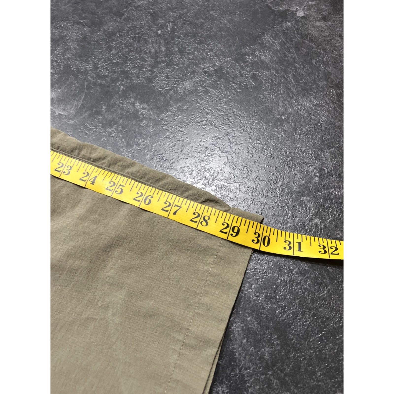 Vintage VINTAGE Columbia Mens Cargo Pants Windbreaker 2XL Olive Lightweight Convertible 30" Fall Winter Outdoor Size US 39 - 6 Thumbnail