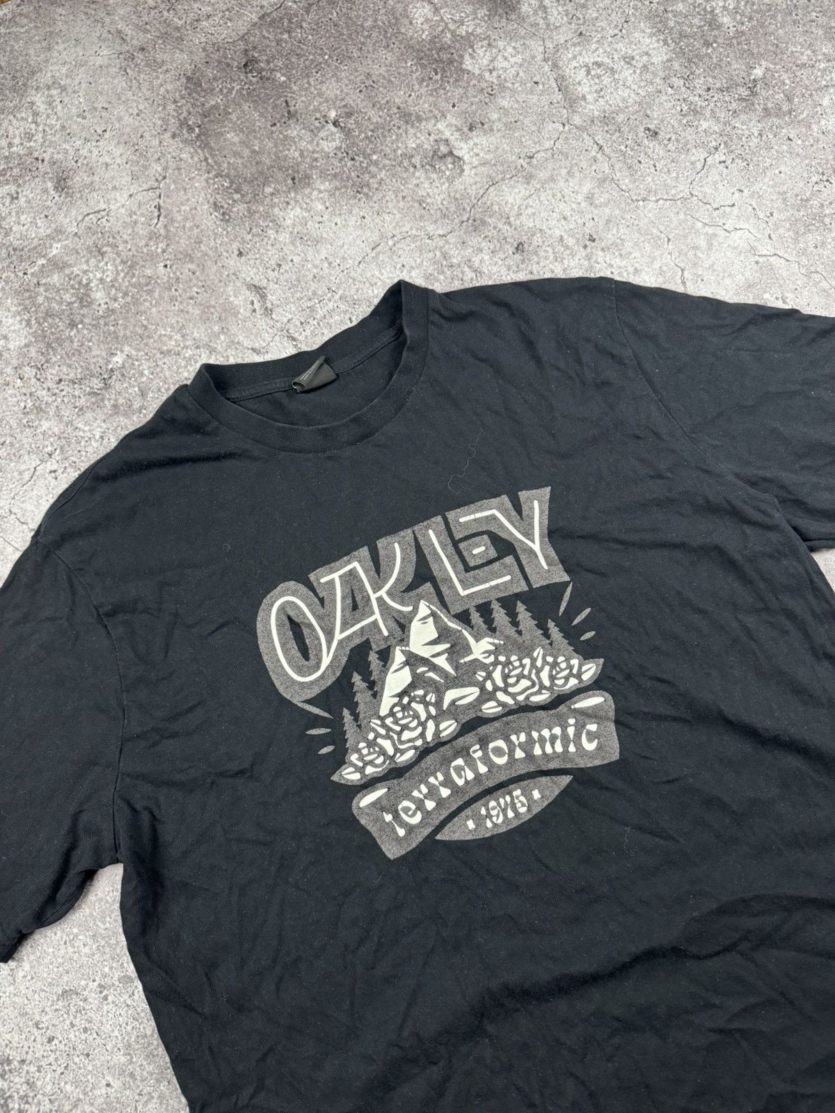 Oakley Crazy Vintage Oakley Y2K T-shirt Outdoor mount Big Logo Size US L / EU 52-54 / 3 - 2 Thumbnail