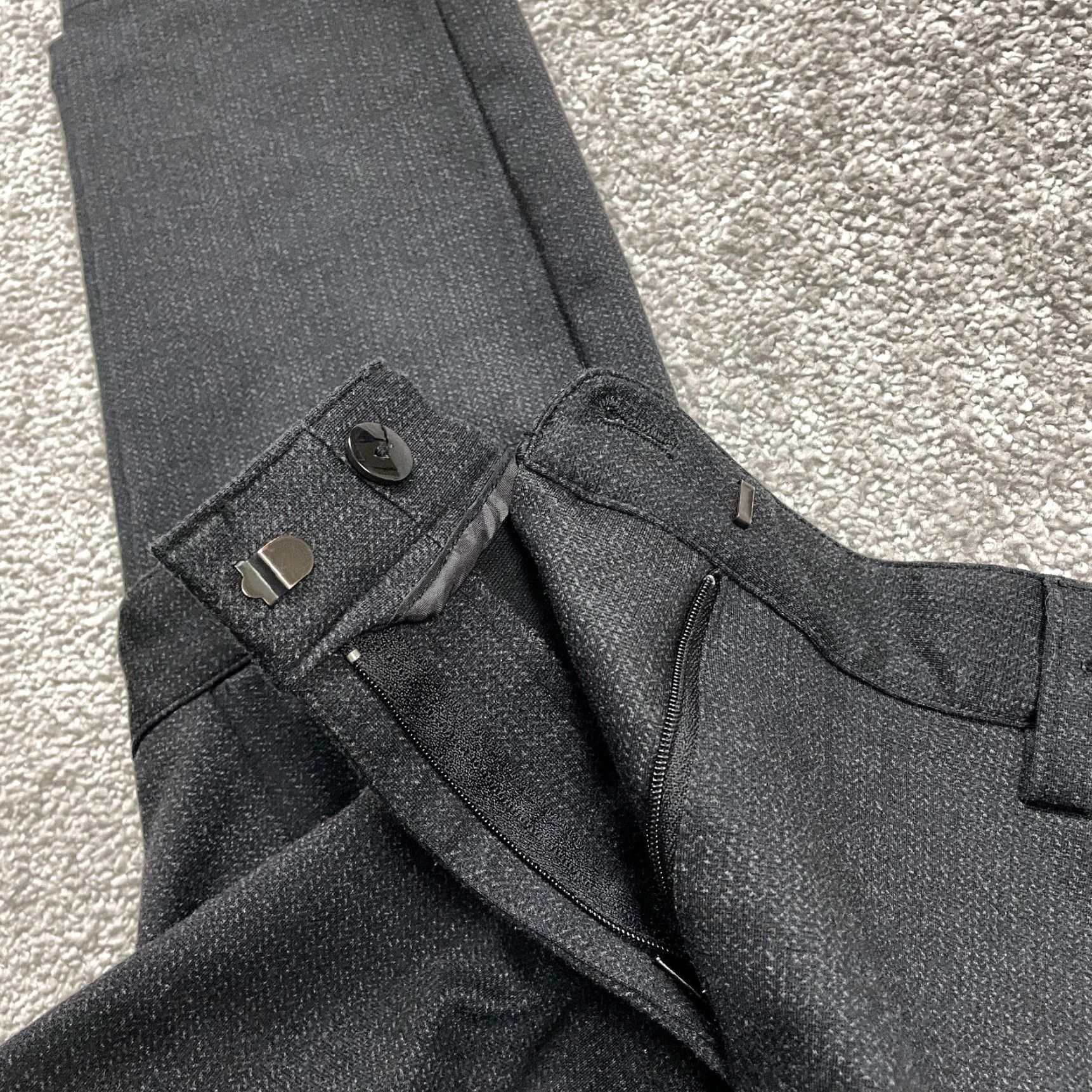 Andrew Marc VINTAGE Andrew Marc Womens Dress Pants Size 8 Gray Solid Polyester Blend Rayon Stretch Dress Pants Womens Regular 32x29 Inseam 29 Linen? Size 30" / US 8 / IT 44 - 2 Thumbnail