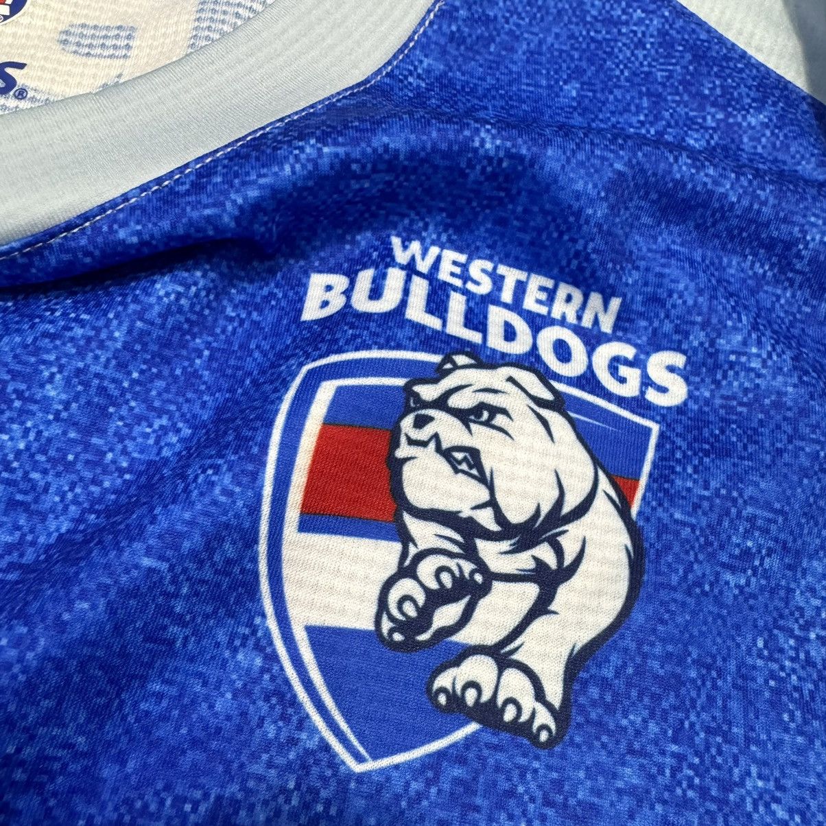 Asics Western Bulldogs Asics 2026 Training jersey Size US XL / EU 56 / 4 - 4 Thumbnail