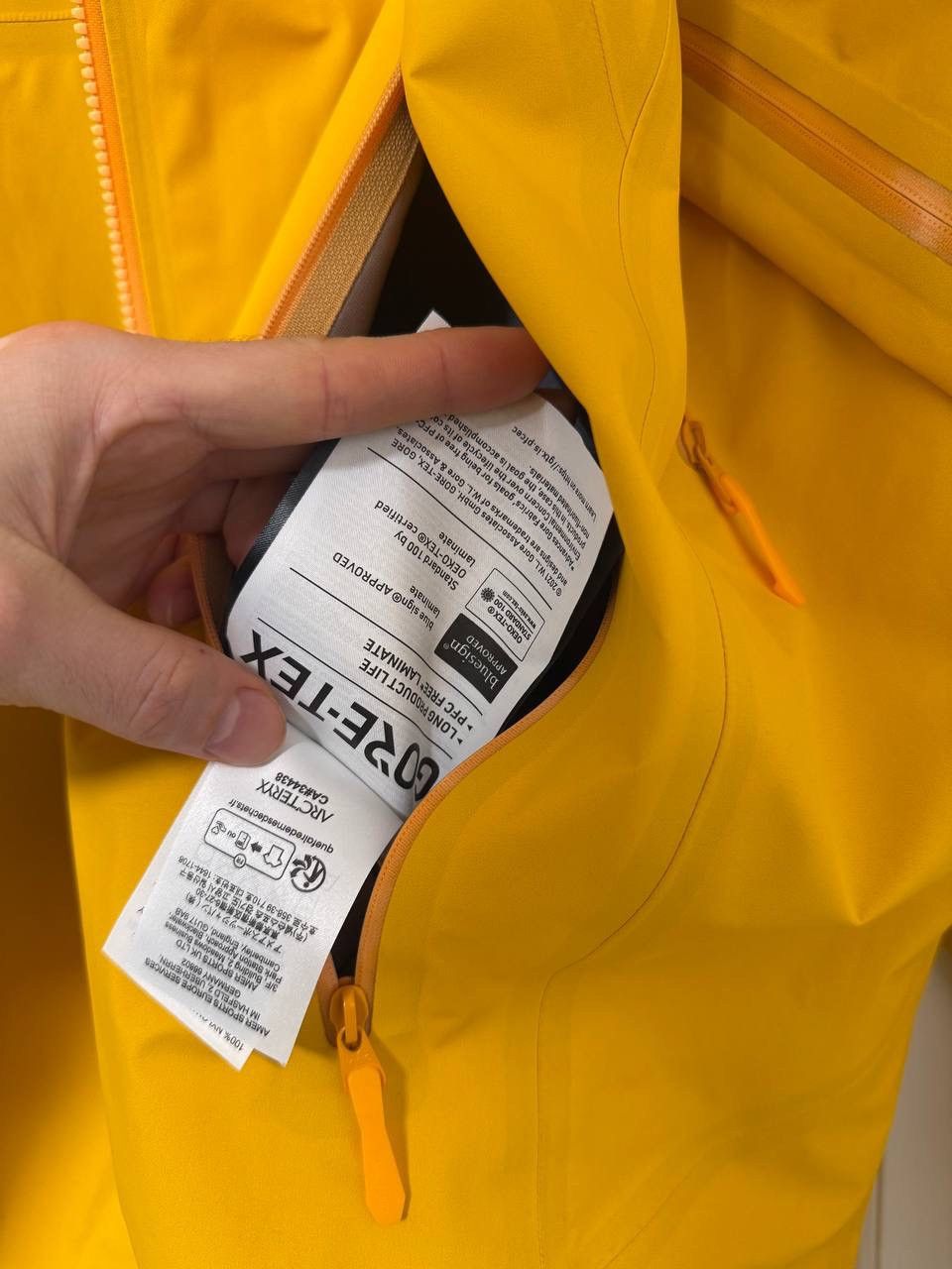 Arc'teryx Arc'teryx Mens Beta AR Jacket in Edziza yellow gore-tex XL Size US XL / EU 56 / 4 - 7 Thumbnail