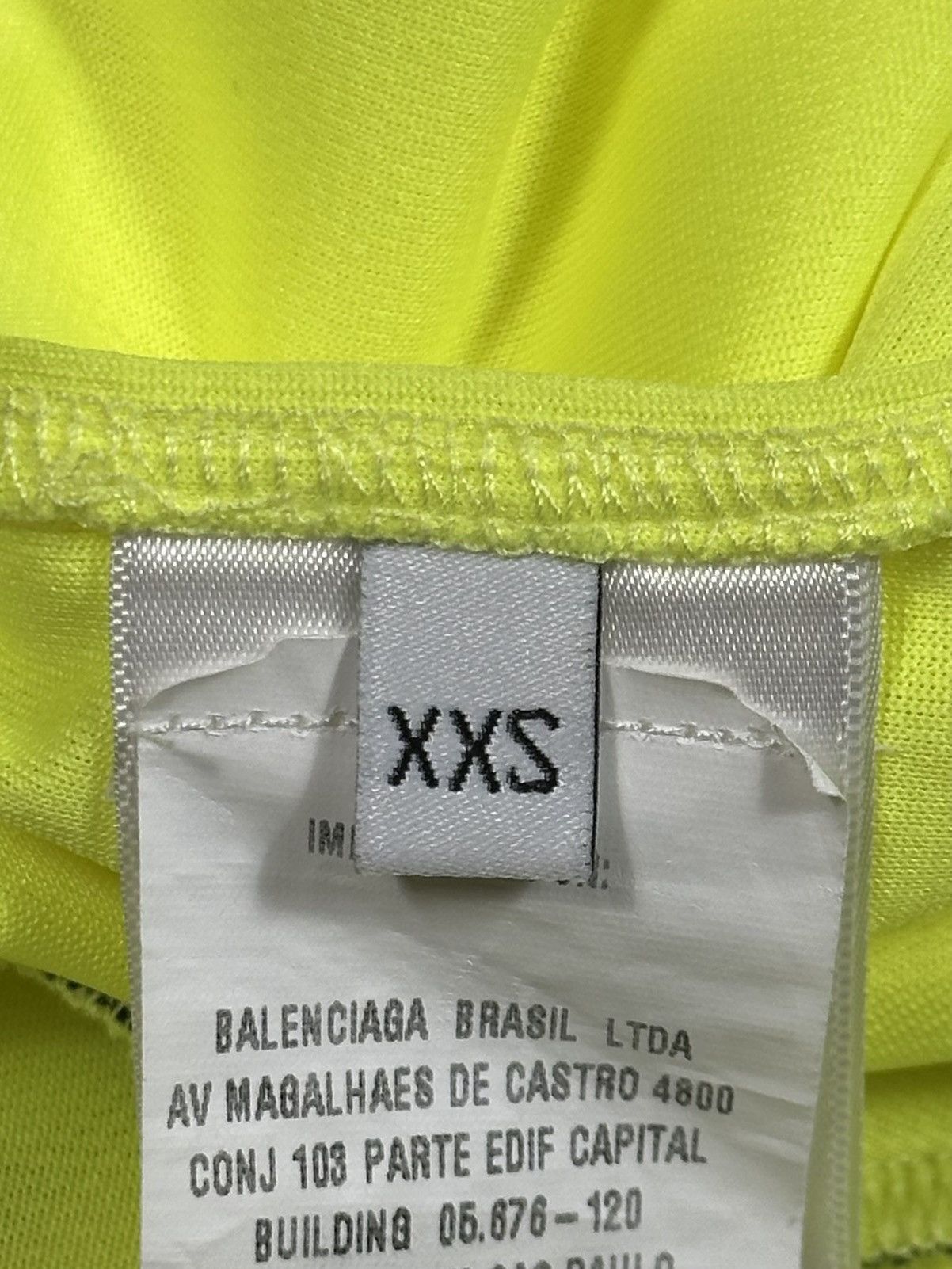 Balenciaga Balenciaga Baggy Oversized Logo Soccer Shorts Neon Yellow Size US 32 / EU 48 - 16 Thumbnail