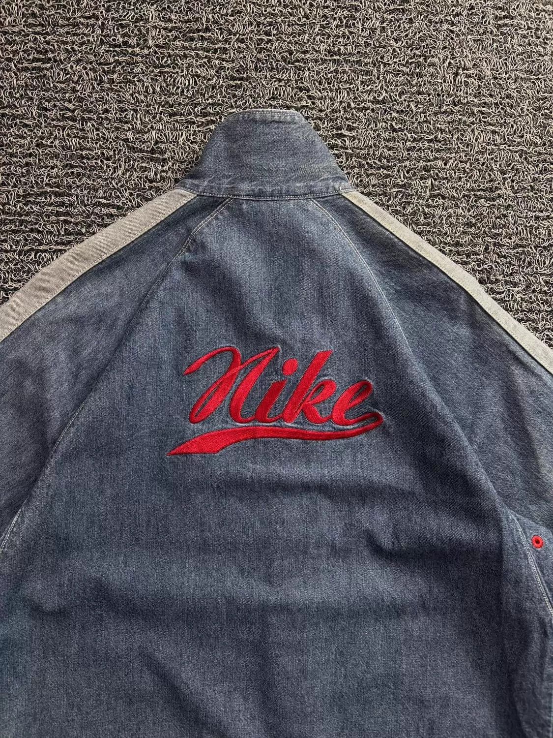 Nike Nike Vintage Logo Distressed Denim Jacket Unisex 140 Size US XS / EU 42 / 0 - 1 Thumbnail