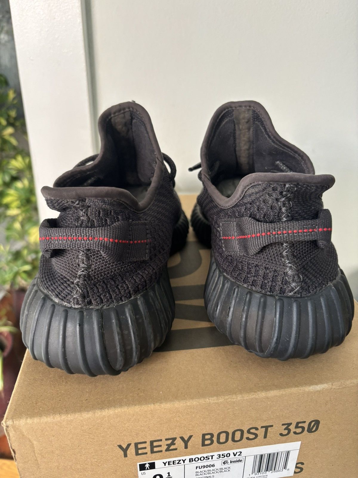Yeezy Yeezy 350 black non reflective Size US 9.5 / EU 42-43 - 5 Thumbnail