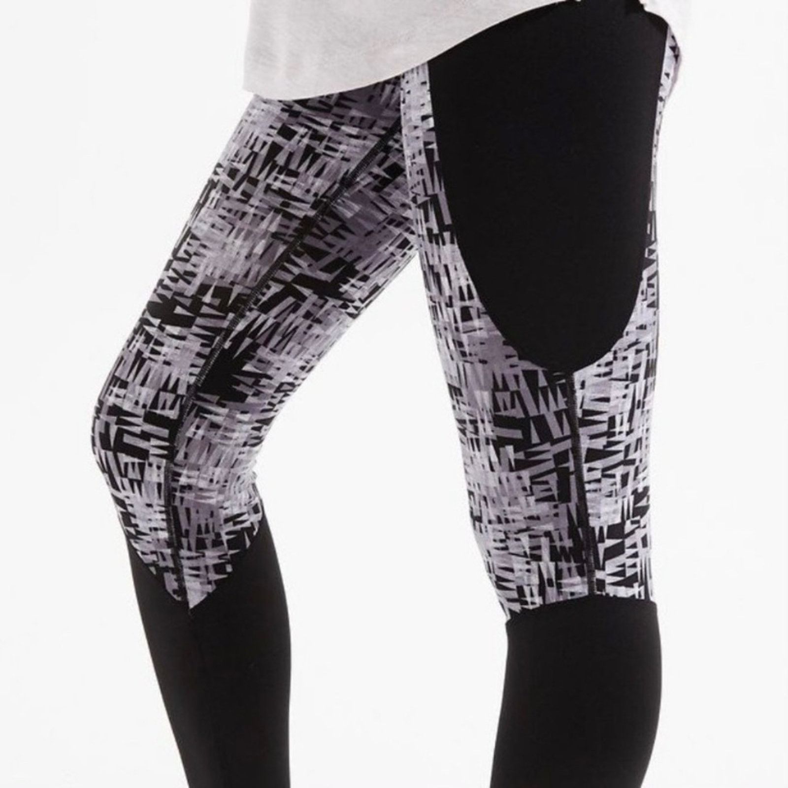Lou & Grey Lou & Grey Black Gray Etchblock Patterned Leggings Size 27" / US 4 / IT 40 - 8 Thumbnail