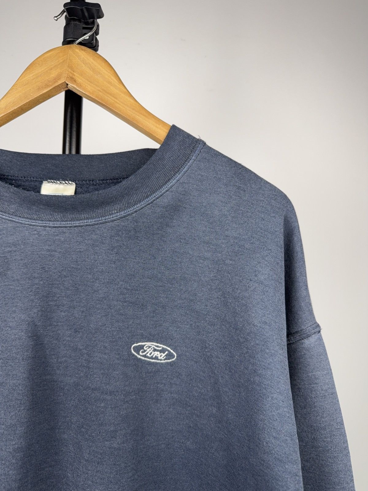 Ford 90s Vintage Ford Small Logo Embroidered Crewneck Sweatshirt Size US L / EU 52-54 / 3 - 3 Thumbnail