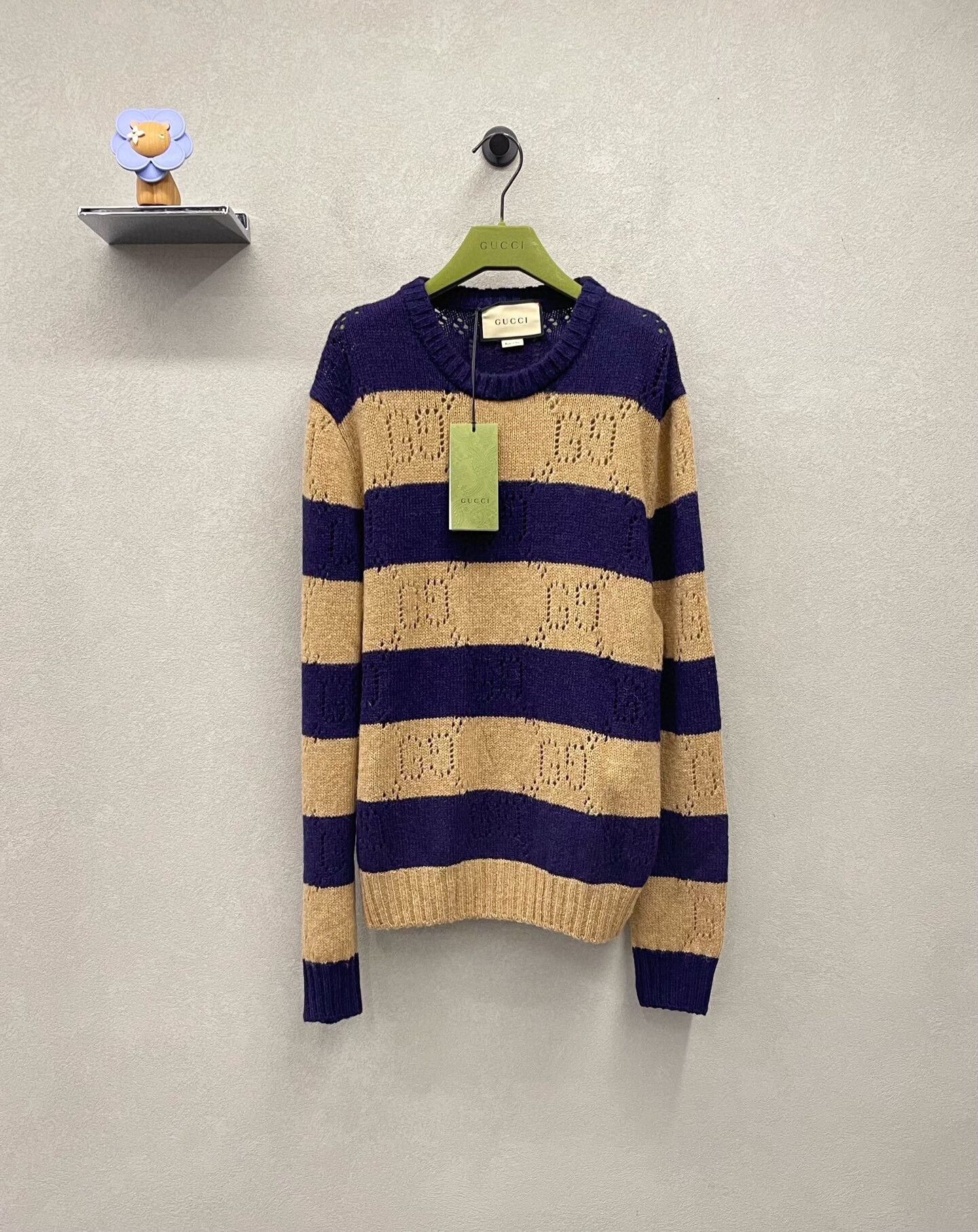 Gucci beige striped knit sweater by gucci Size US L / EU 52-54 / 3 - 1 Thumbnail