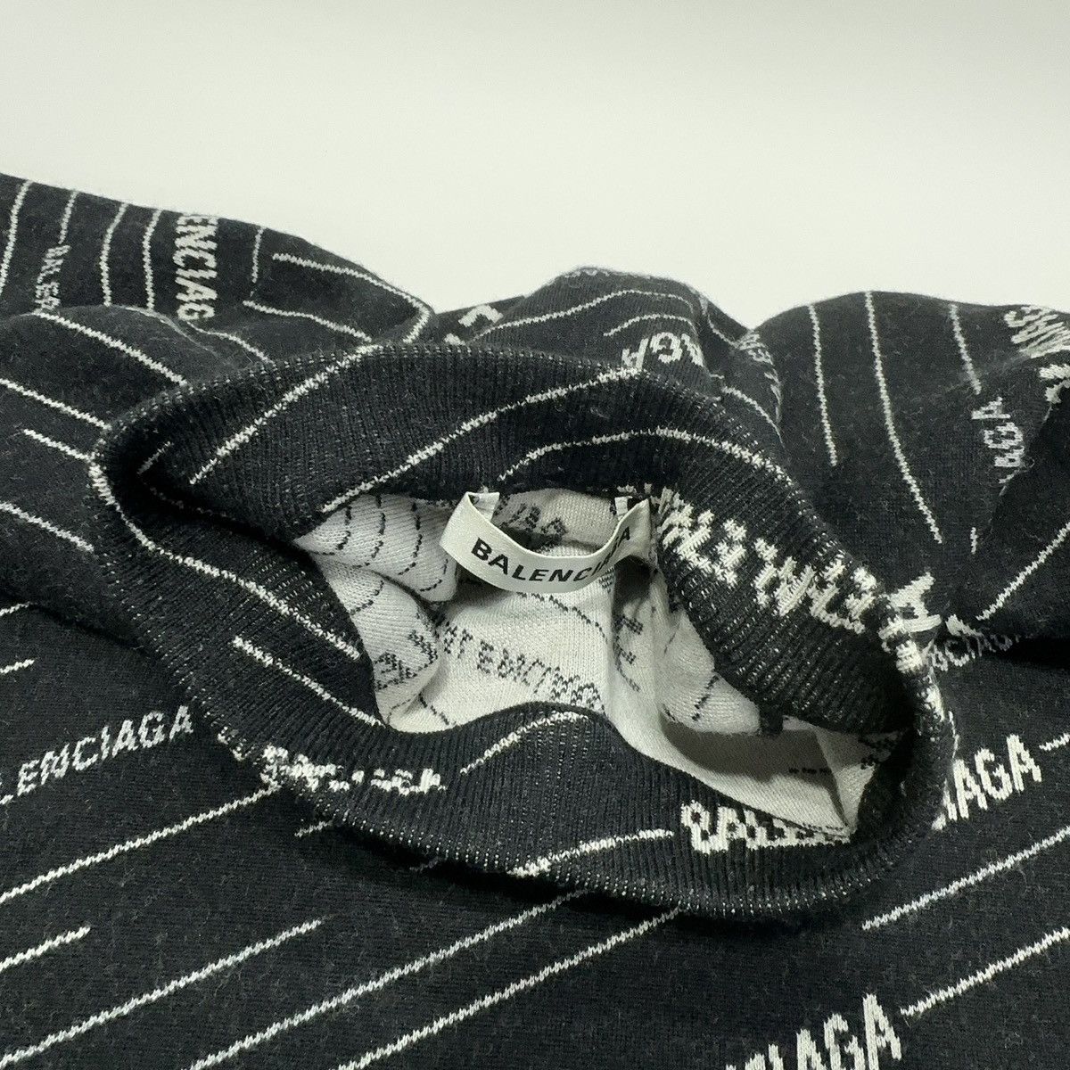 Balenciaga Balenciaga Black Logo Jacquard Wool Crew Neck Sweater Size US S / EU 44-46 / 1 - 5 Thumbnail