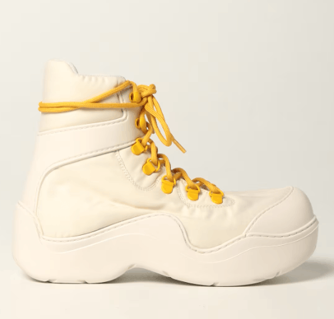 image of Bottega Veneta O1Loc1C0324 667218 Puddle Bomber In Beige Shoes, Women's