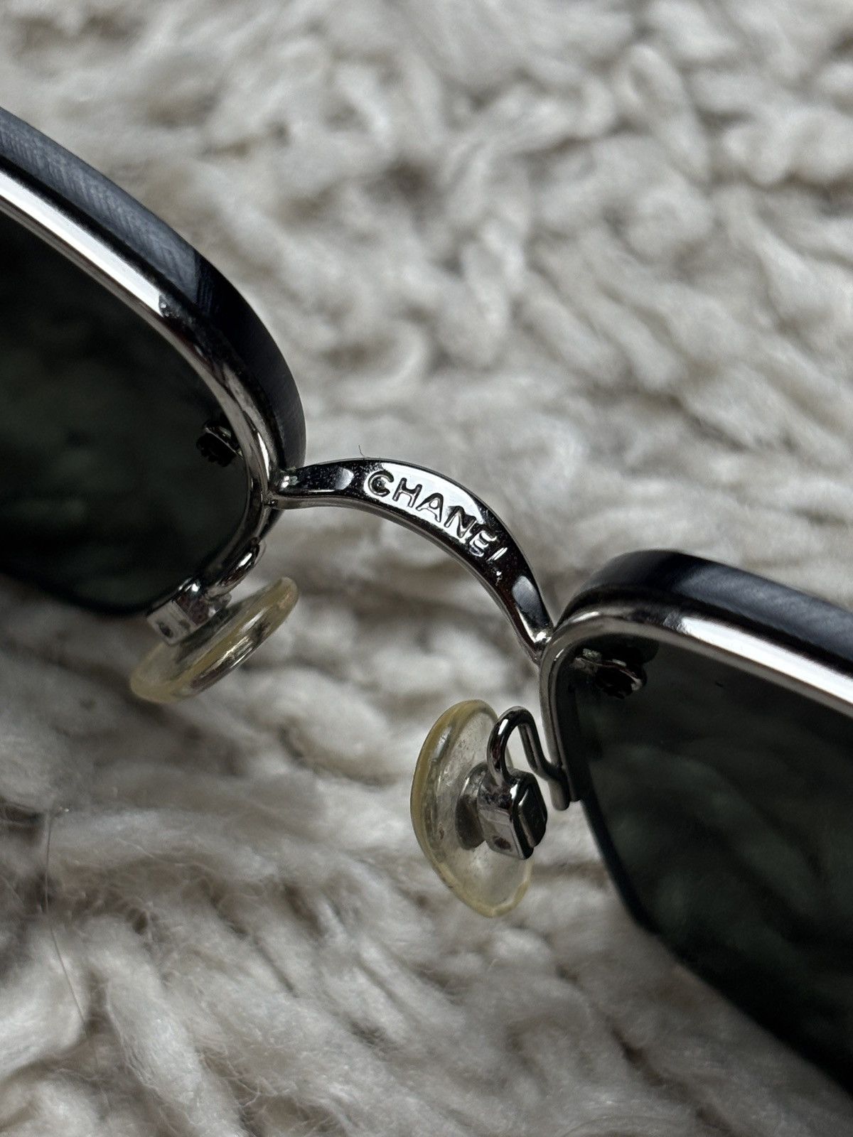 Chanel Chanel Vintage Y2K Rimless Swarovski Rhinestone Sunglasses Size ONE SIZE - 8 Thumbnail