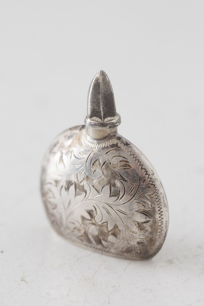 Vintage Vintage silver perfume flask Size ONE SIZE - 3 Thumbnail