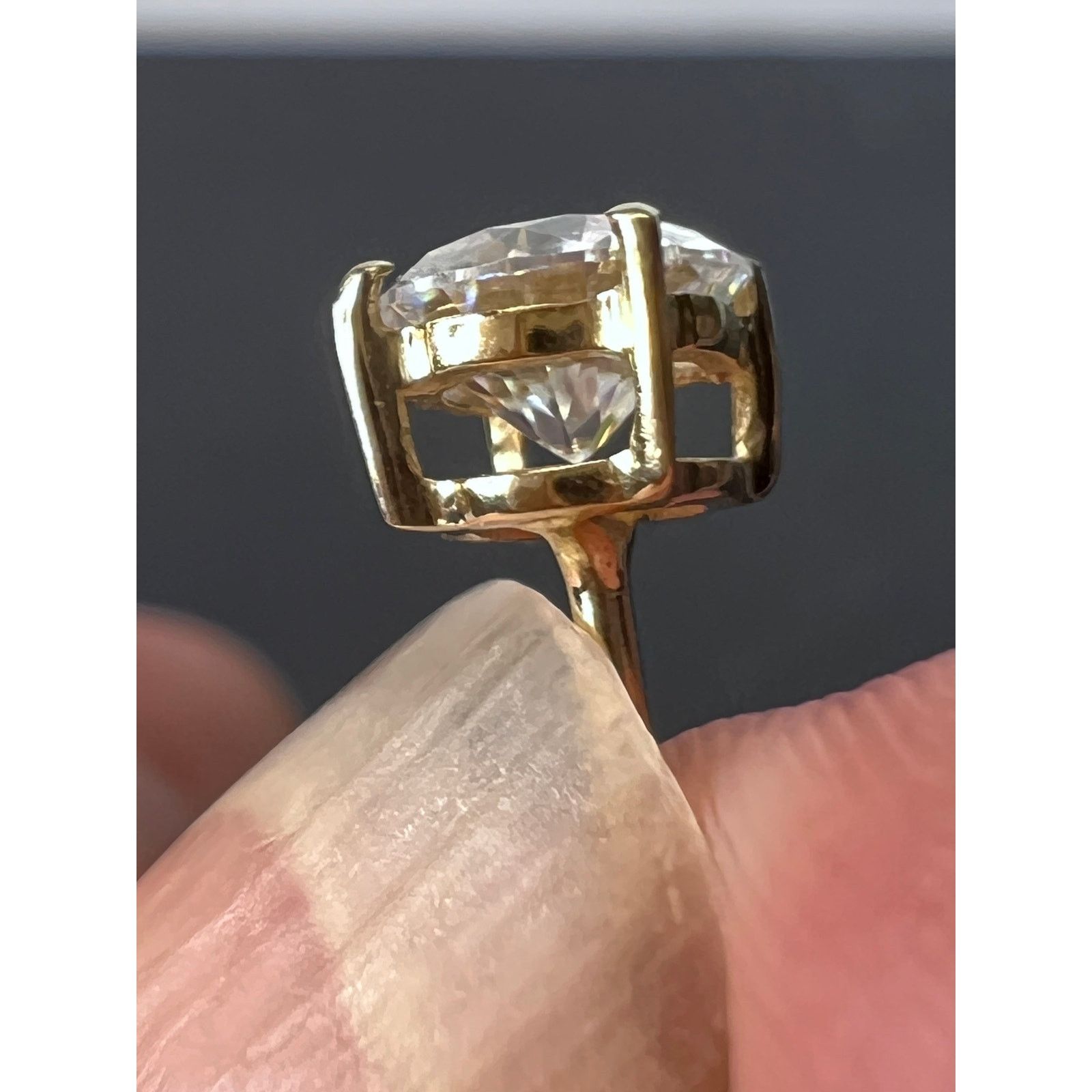 Other 10k yellow gold moissanite stud earrings Size ONE SIZE - 6 Thumbnail