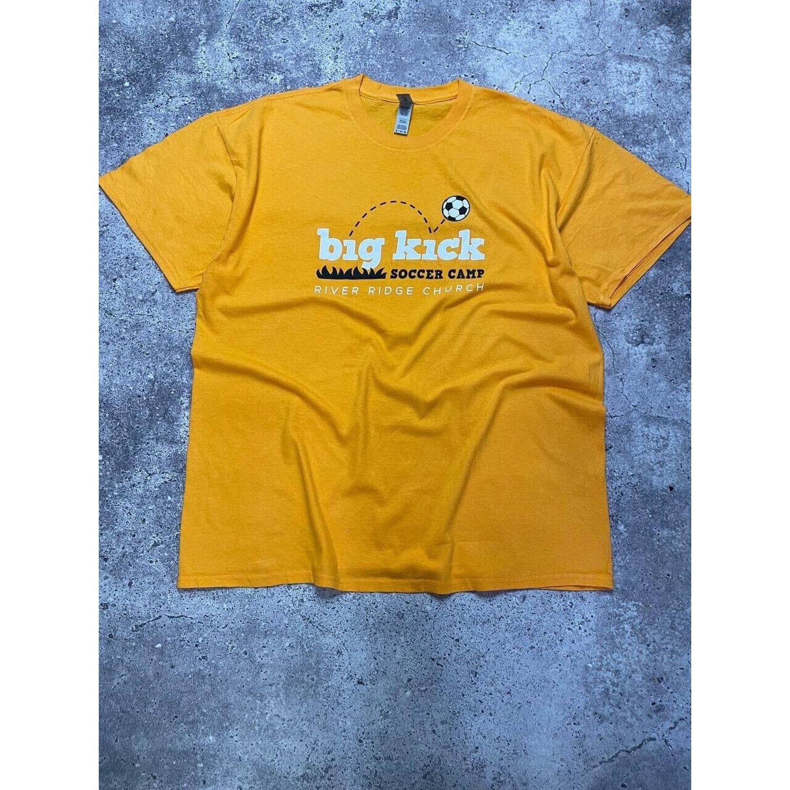 Gildan × Vintage Vintage Big Kick Soccer Camp River Ridge Church Sports Tee Size US XL / EU 56 / 4 - 1 Thumbnail