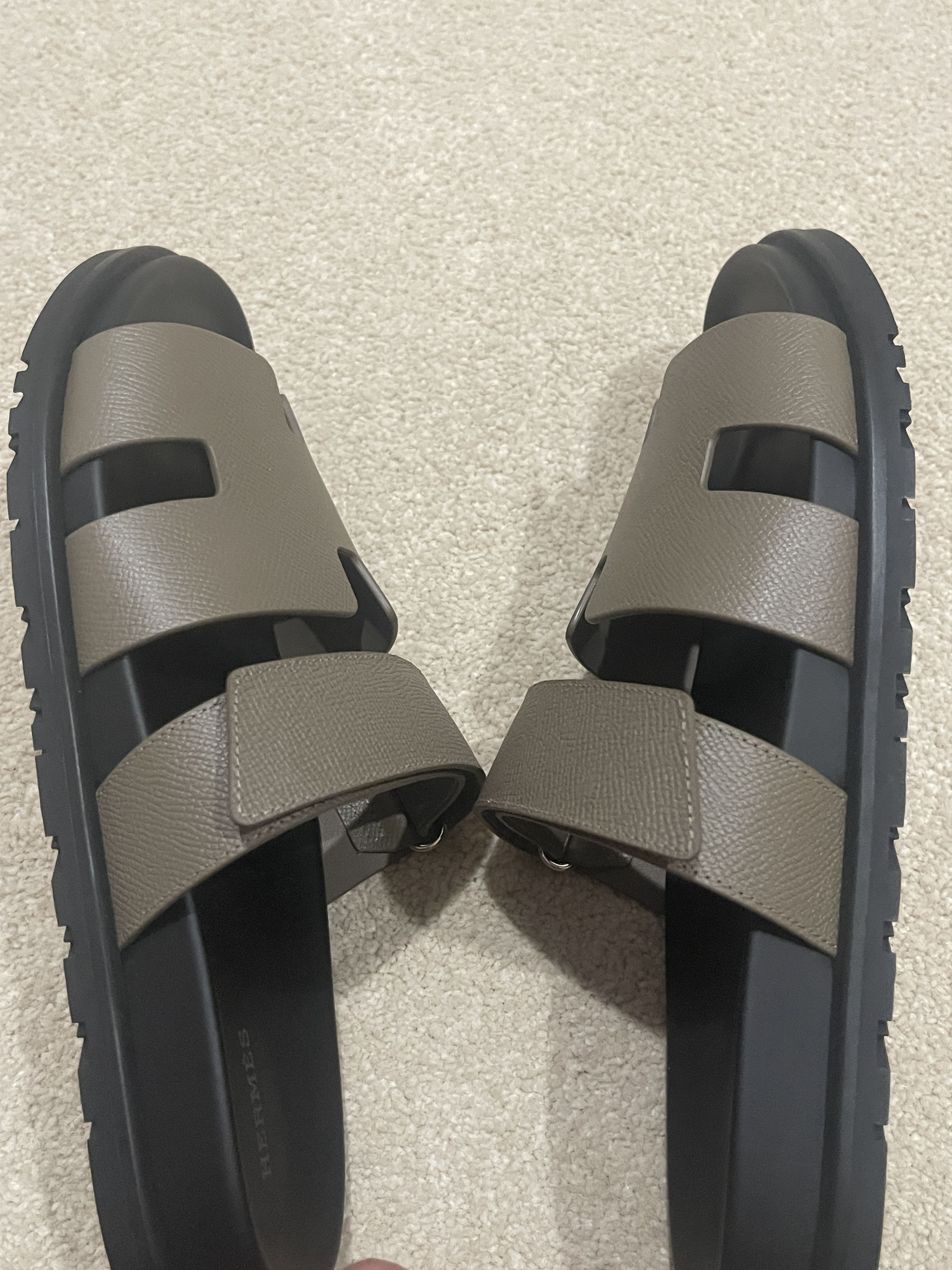 Hermes Hermès Brand New, Unworn Men's Etoupe Epsom Chypre Sandals Size US 10 / EU 43 - 6 Thumbnail