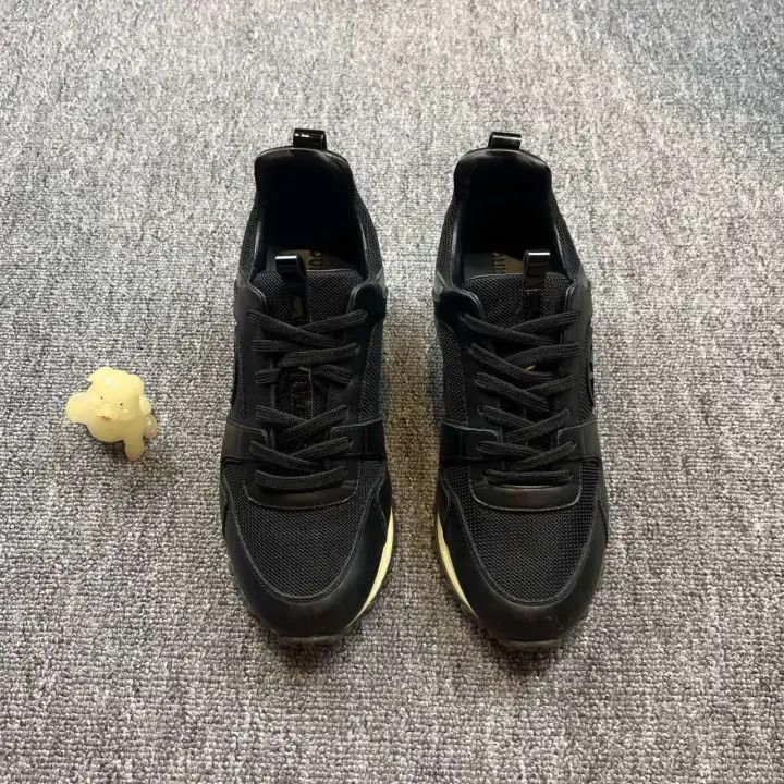 Louis Vuitton Louis Vuitton Black Casual Sneakers -2508 Size US 6.5 / EU 39-40 - 1 Thumbnail