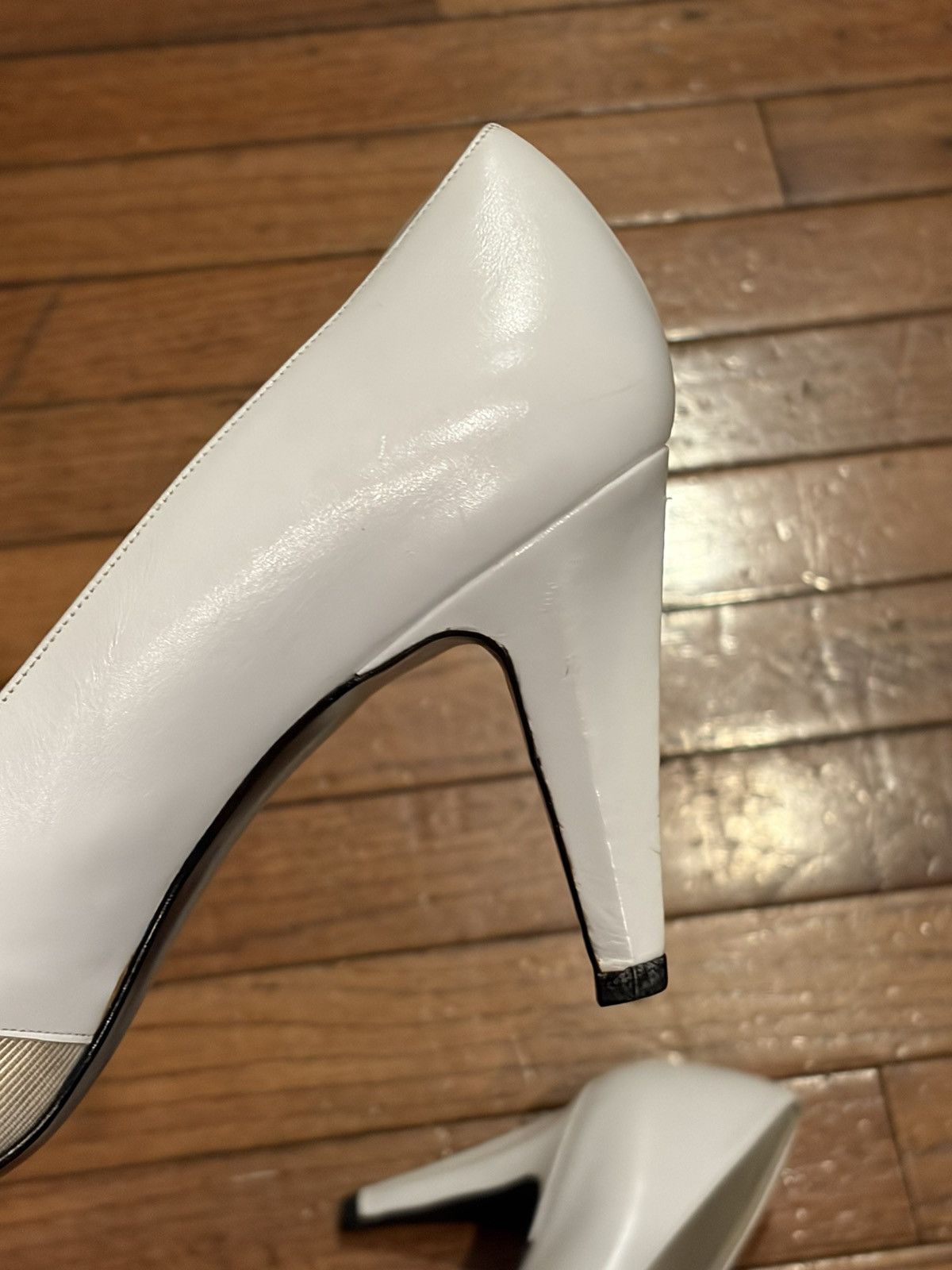 Stuart Weitzman Stuart Weitzman Vintage 8.5 Art Print Heels Size US 8.5 / IT 38.5 - 9 Thumbnail