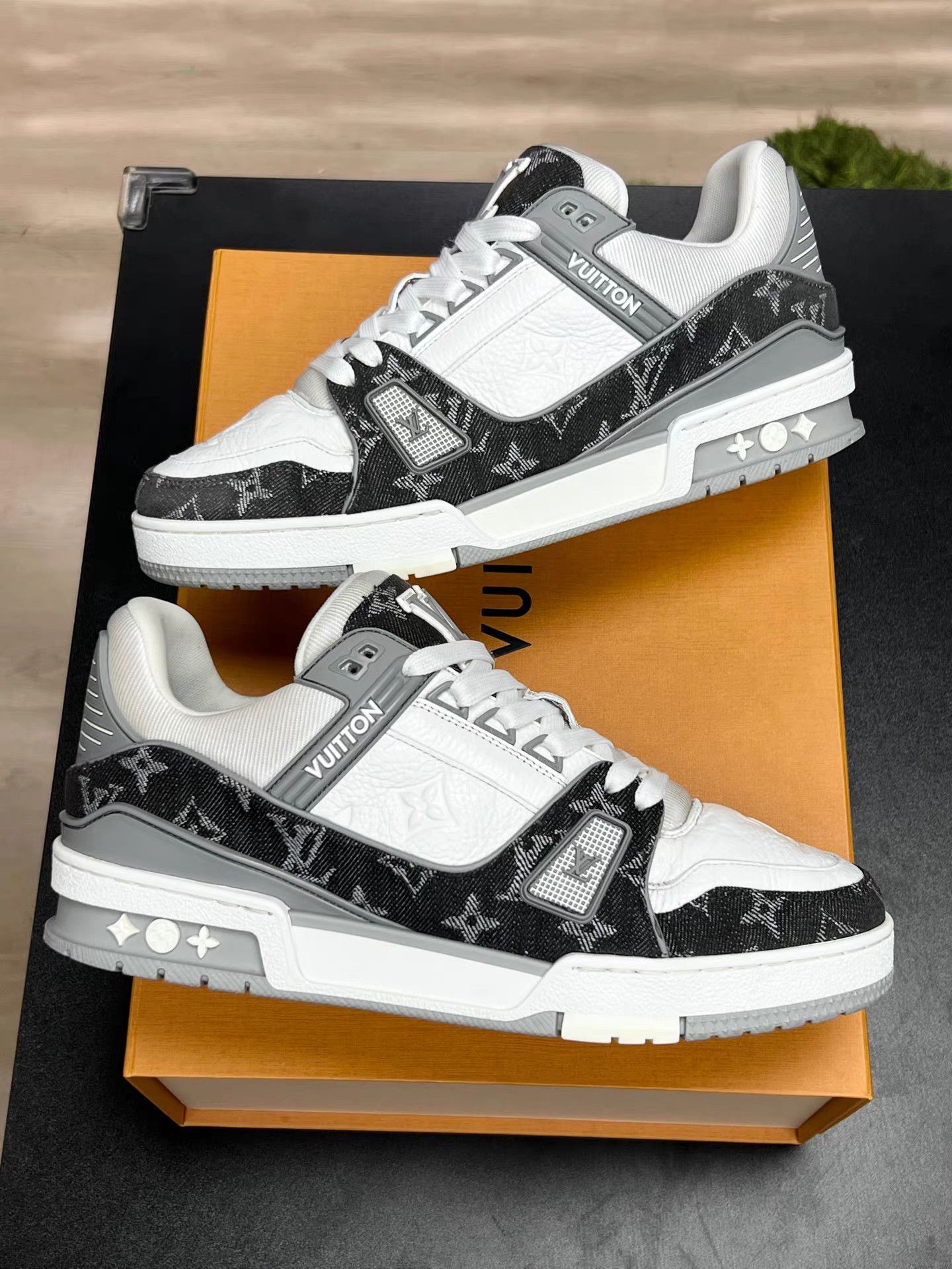 Louis Vuitton LV TRAINER Gray White Denim K15 Size US 7 / EU 40 - 5 Thumbnail