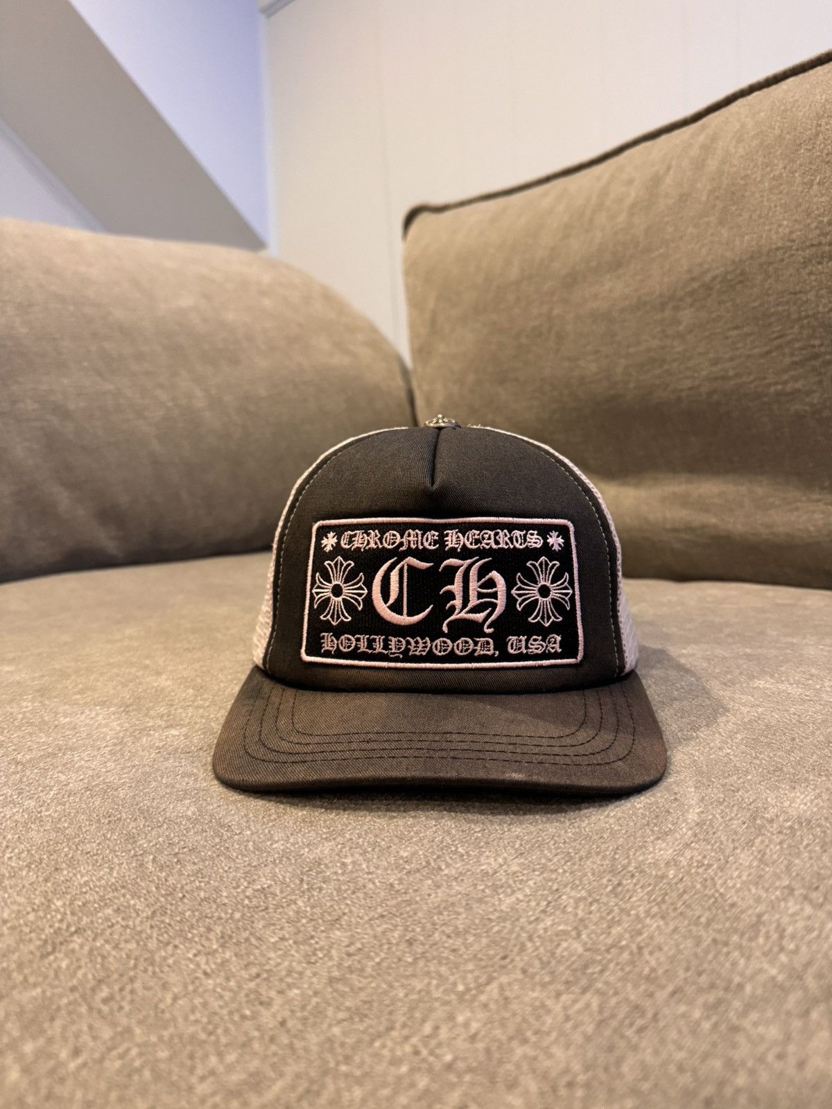 Chrome Hearts Chrome Hearts CH Hollywood Trucker Hat Black/Pink Size ONE SIZE - 1 Thumbnail