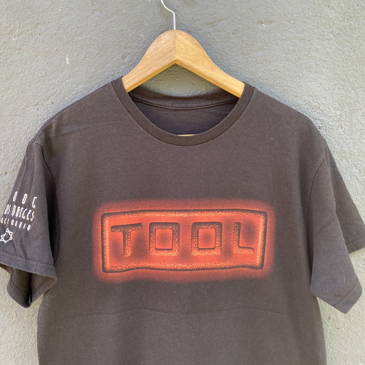 Band Tees Vintage Faded Tool Heavy Metal ERD GRUNGE BAND TEE Size US M / EU 48-50 / 2 - 5 Thumbnail